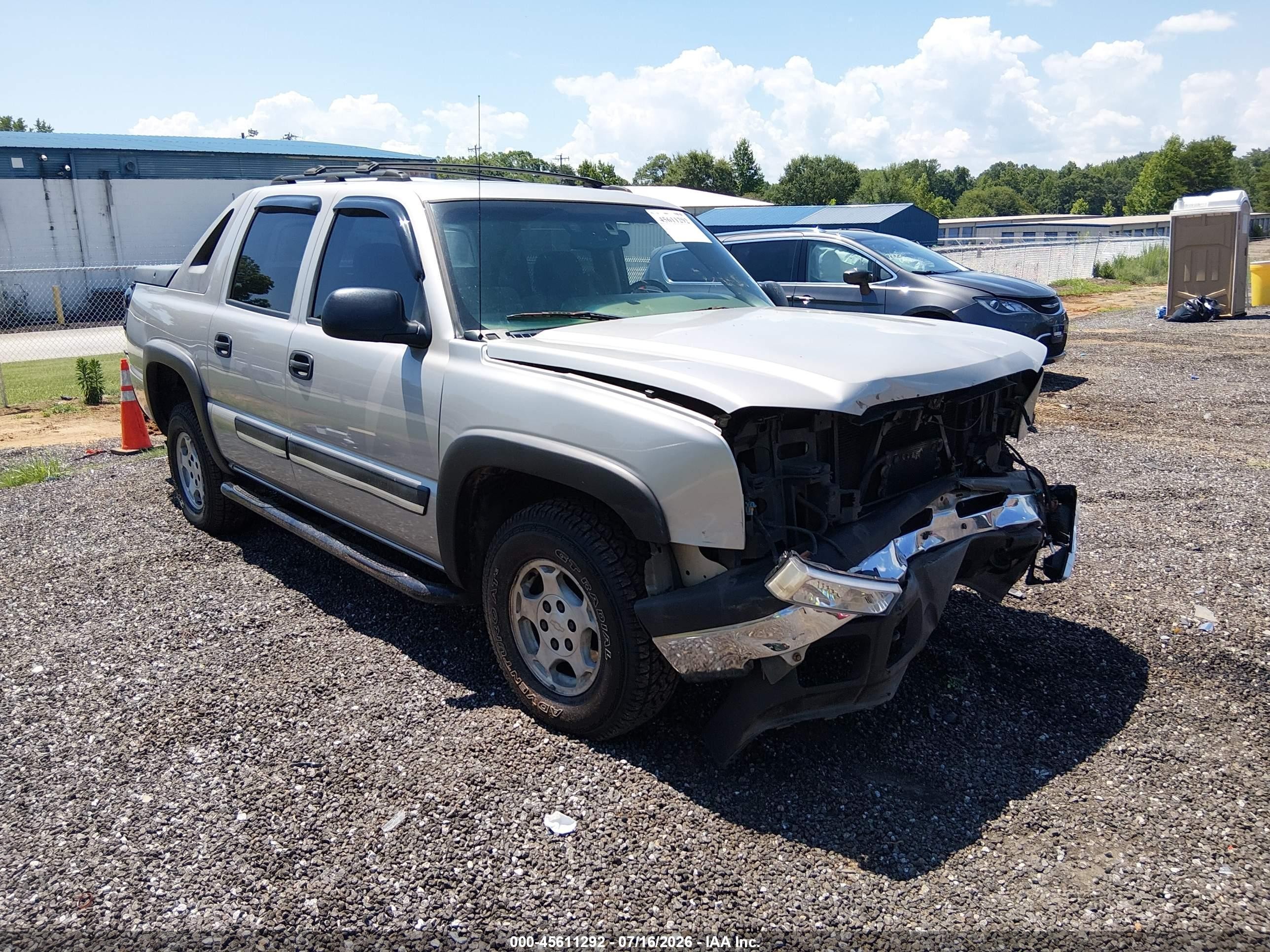 2004 Chevrolet Avalanche Z66, VIN 3GNEC12T04G343202 — Перед