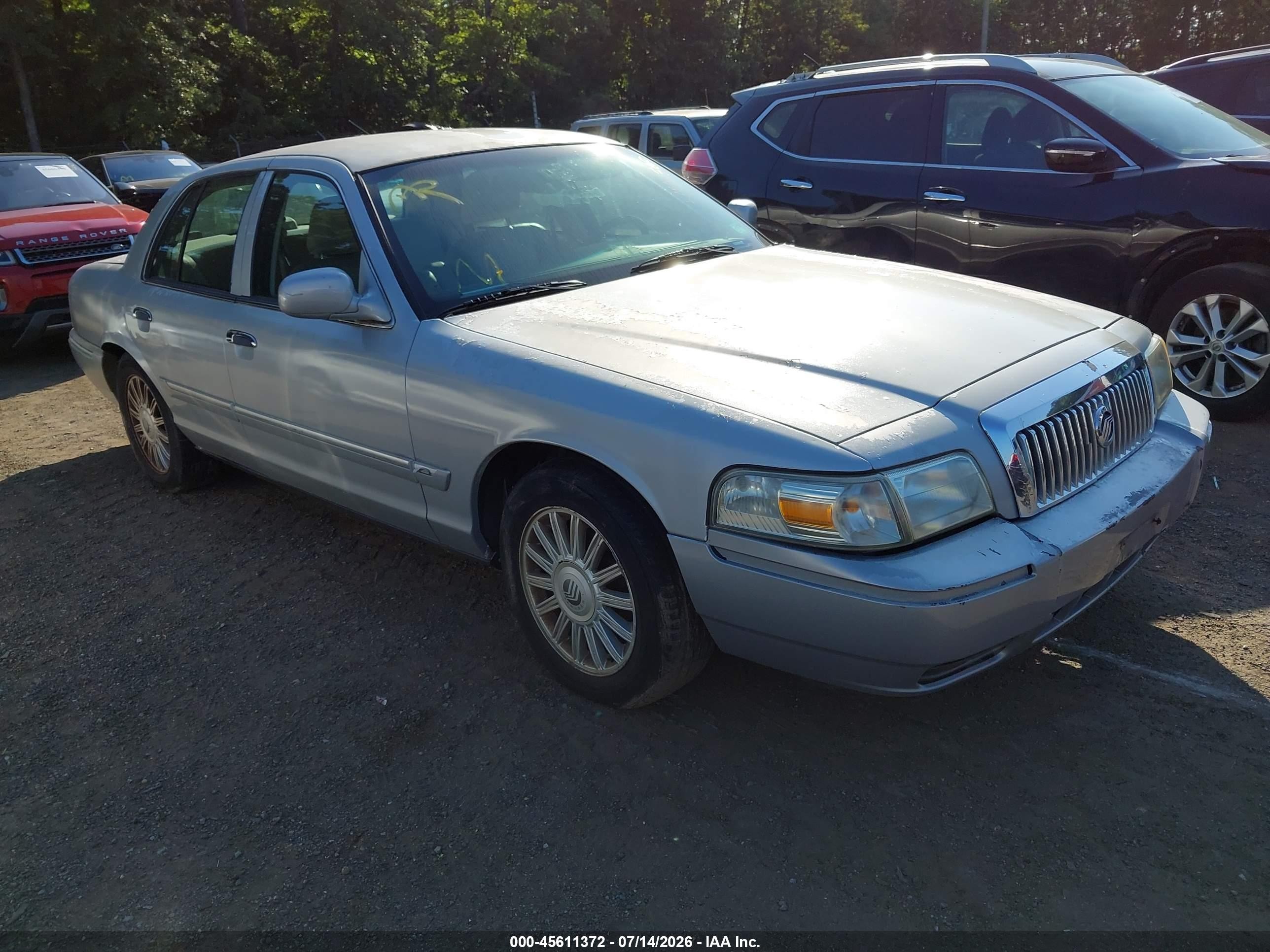 2008 Mercury Grand Marquis LS, VIN 2MEFM75V88X662187 — Normal wear