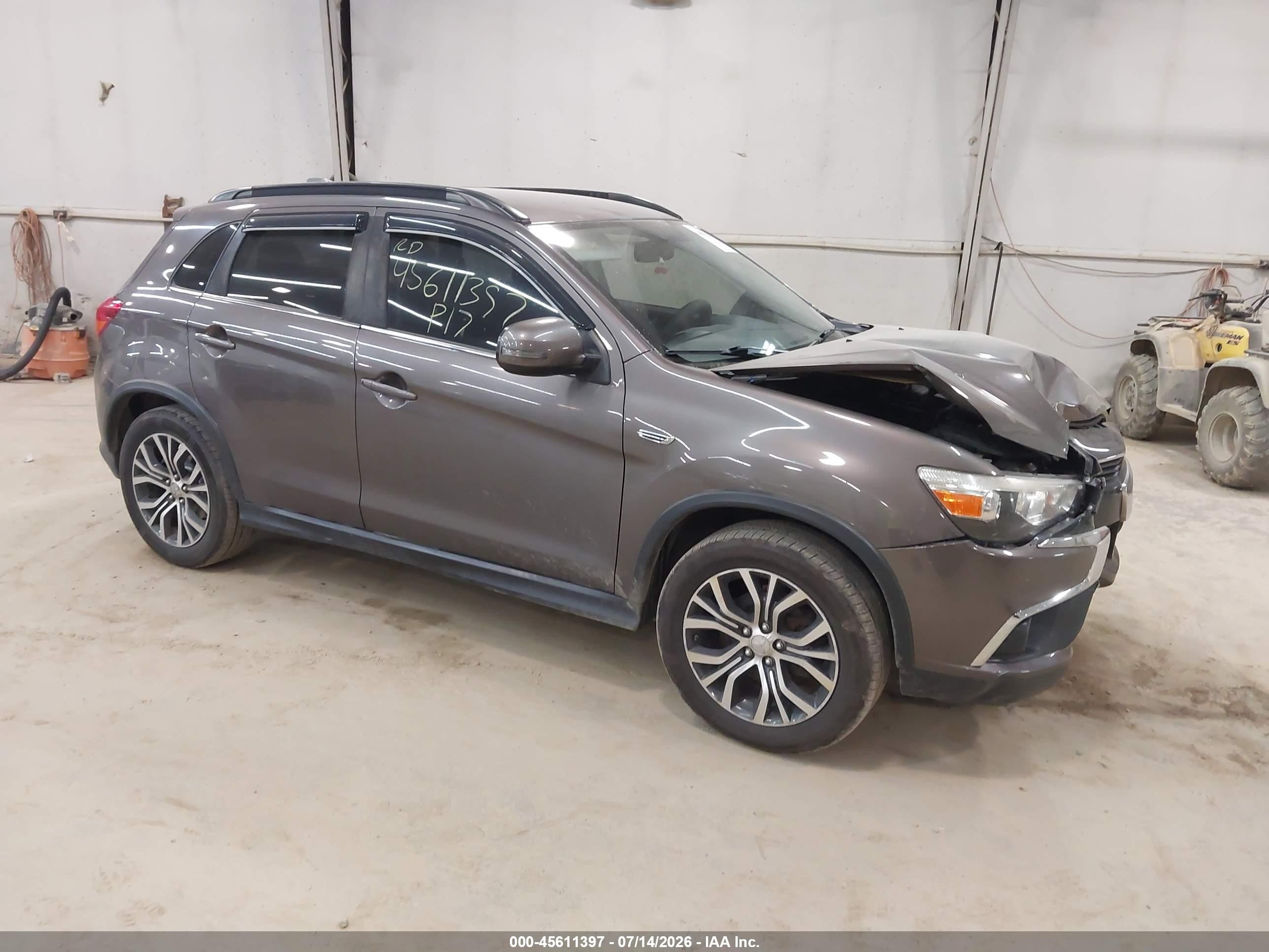 2017 Mitsubishi Outlander SEL, VIN JA4AR4AW4HZ021536 — Front end