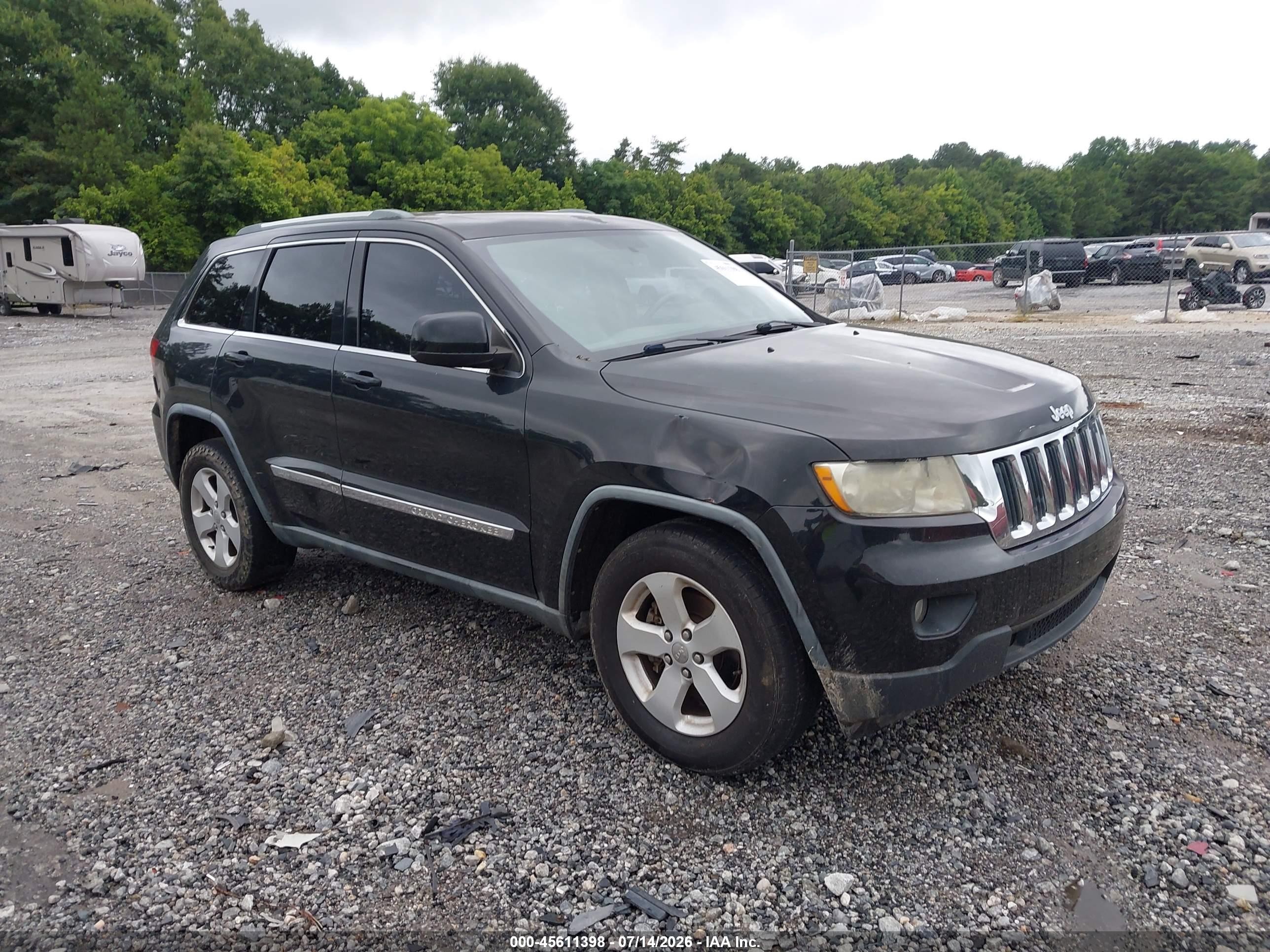 2012 Jeep Grand Cherokee Laredo, VIN 1C4RJEAG8CC125358 — Rear end
