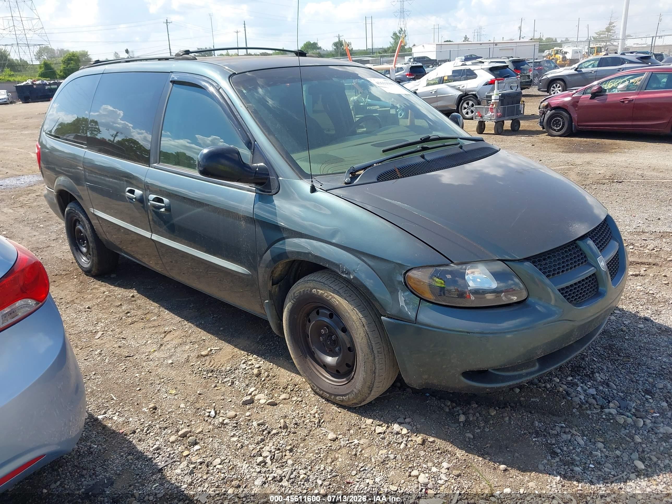2002 Dodge Caravan Sport, VIN 2B4GP44302R664584 — Normal wear