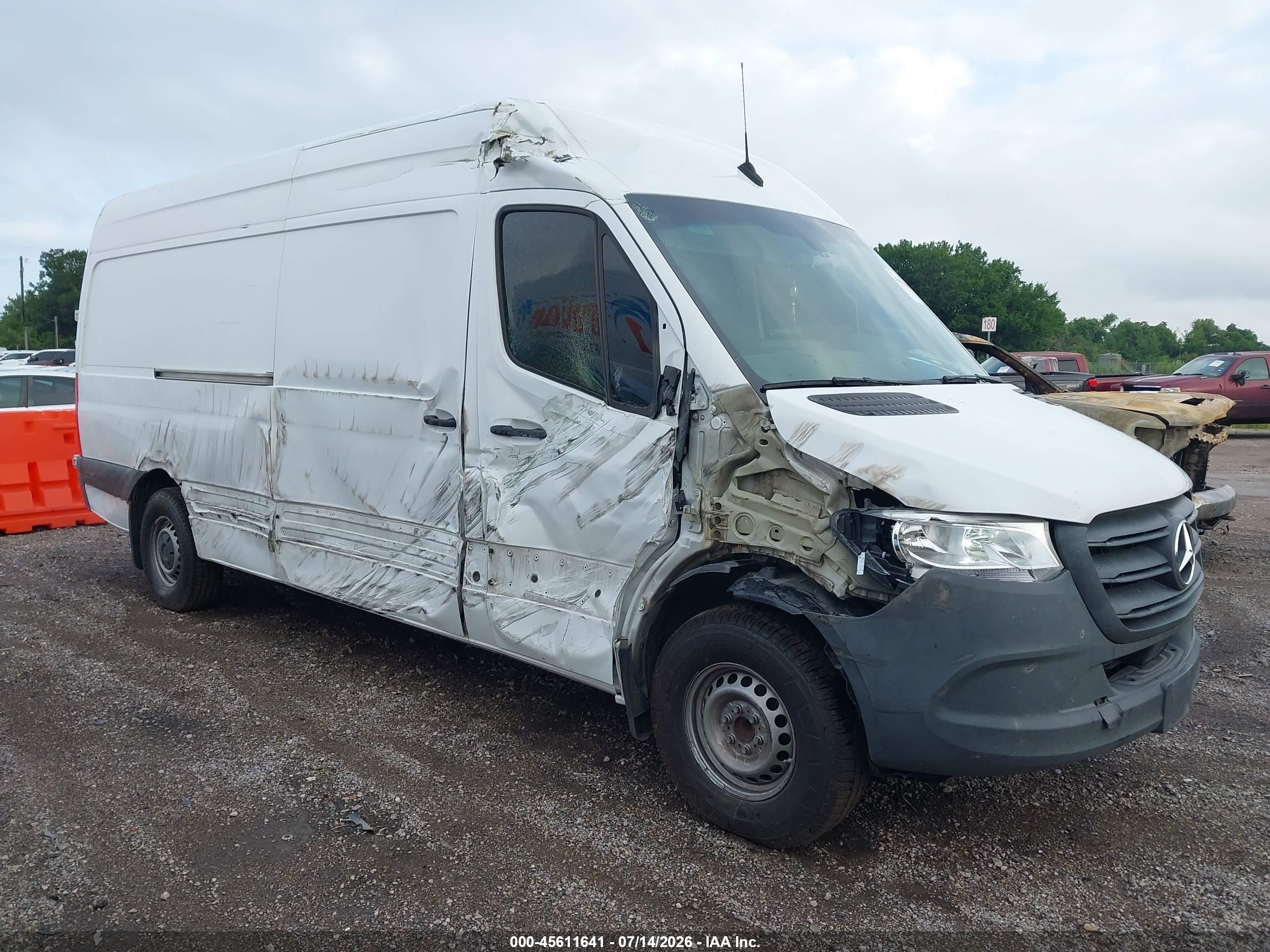 2022 Mercedes-Benz Sprinter Cargo, VIN W1Y40CHYXNT116725 — Side