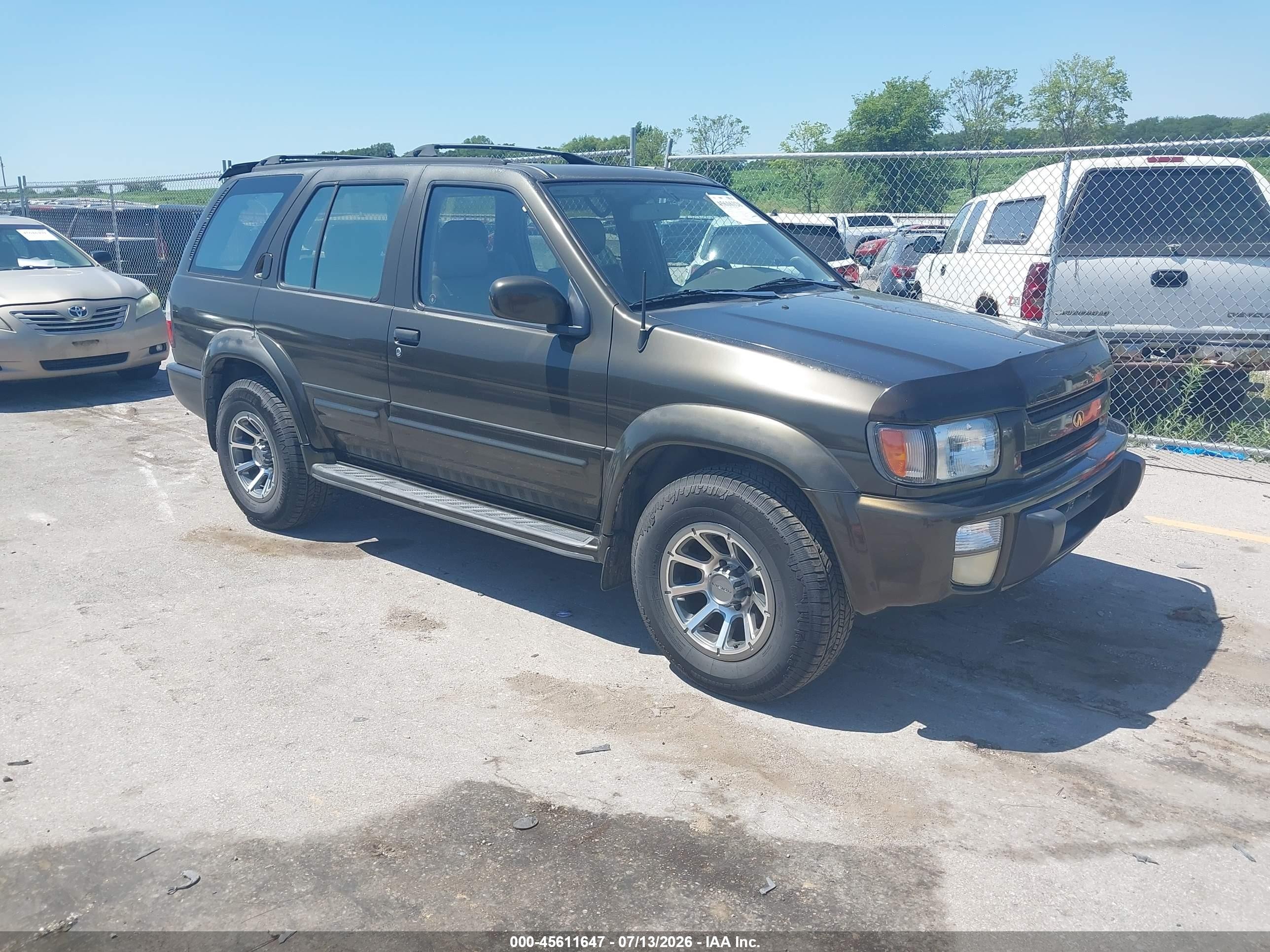 1999 Infiniti QX4, VIN JNRAR05Y3XW041853 — Normal wear