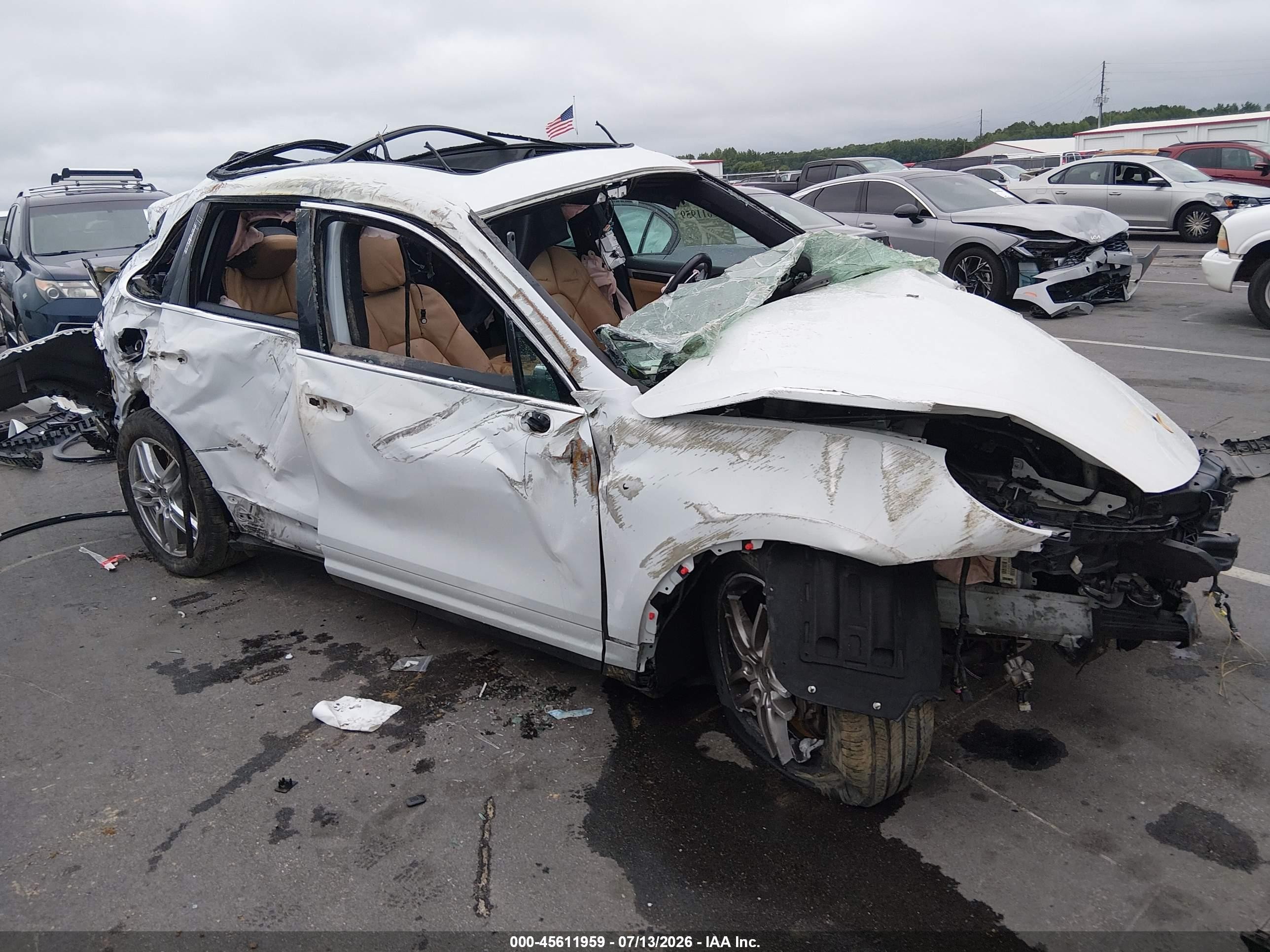 2016 Porsche Cayenne, VIN WP1AA2A22GLA04846 — Опрокидывание