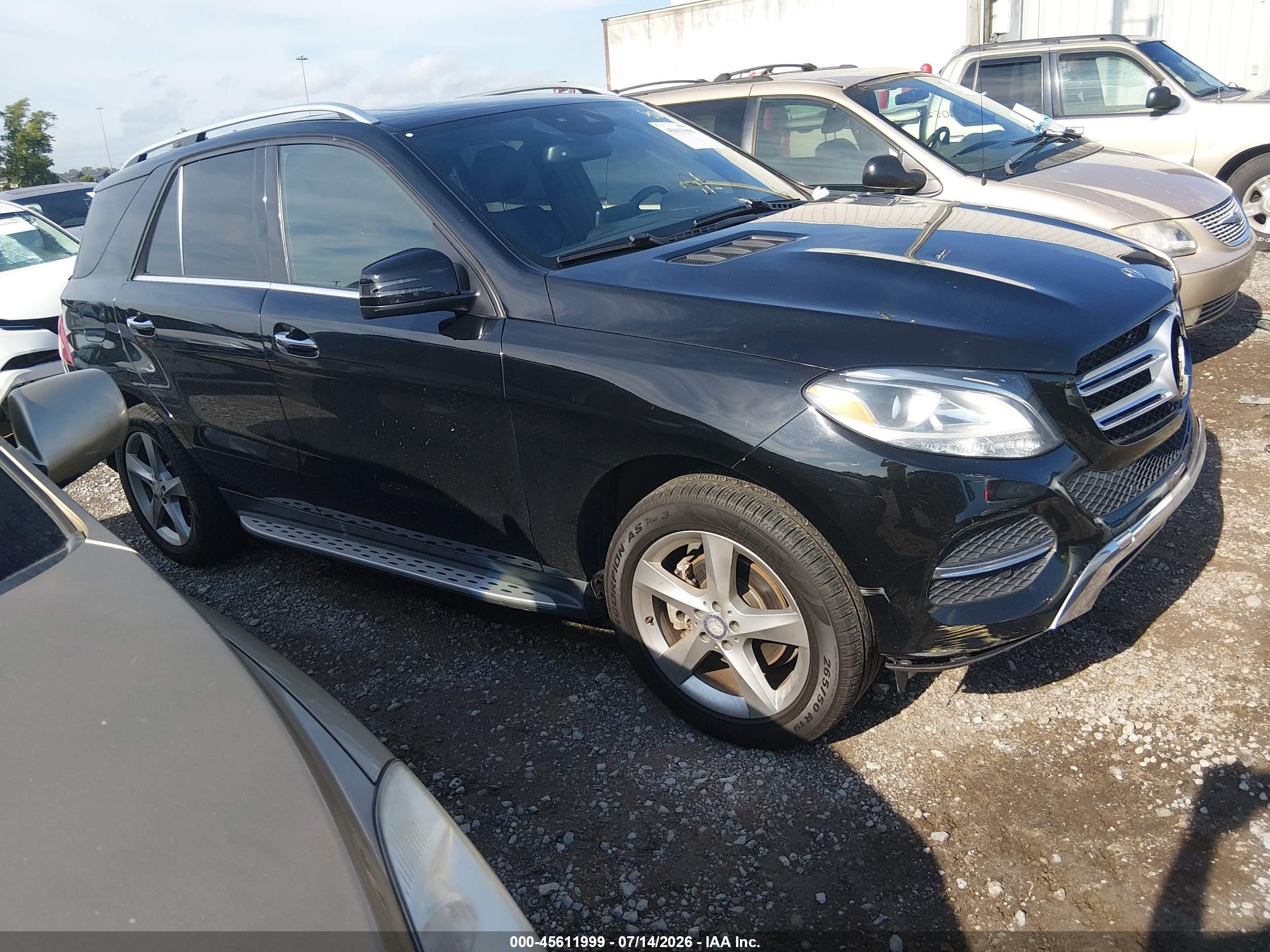 2016 Mercedes-Benz GLE 350, VIN 4JGDA5HB2GA753871 — Front end