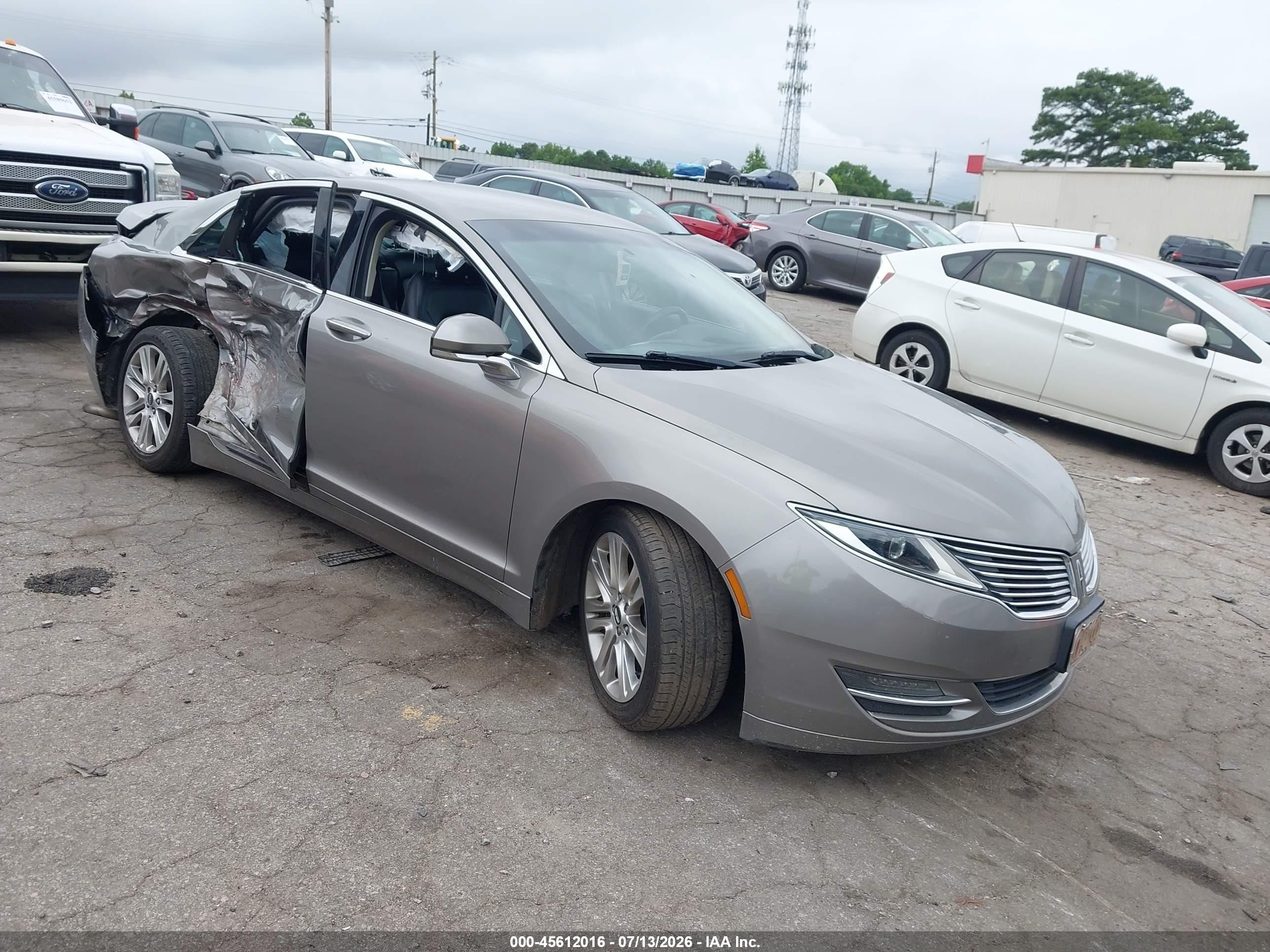 2016 Lincoln MKZ Hybrid, VIN 3LN6L2LU5GR631604 — Side