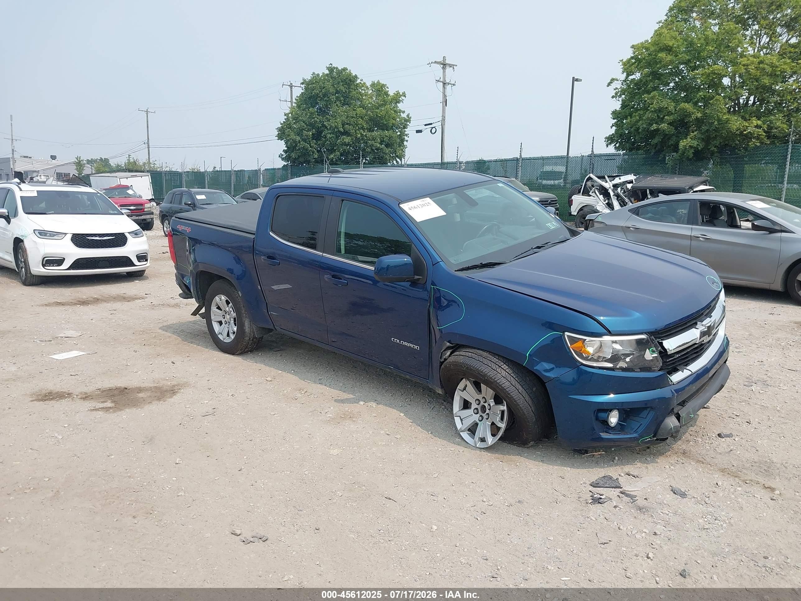 2019 Chevrolet Colorado 4WD LT, VIN 1GCGTCEN6K1276157 — Side