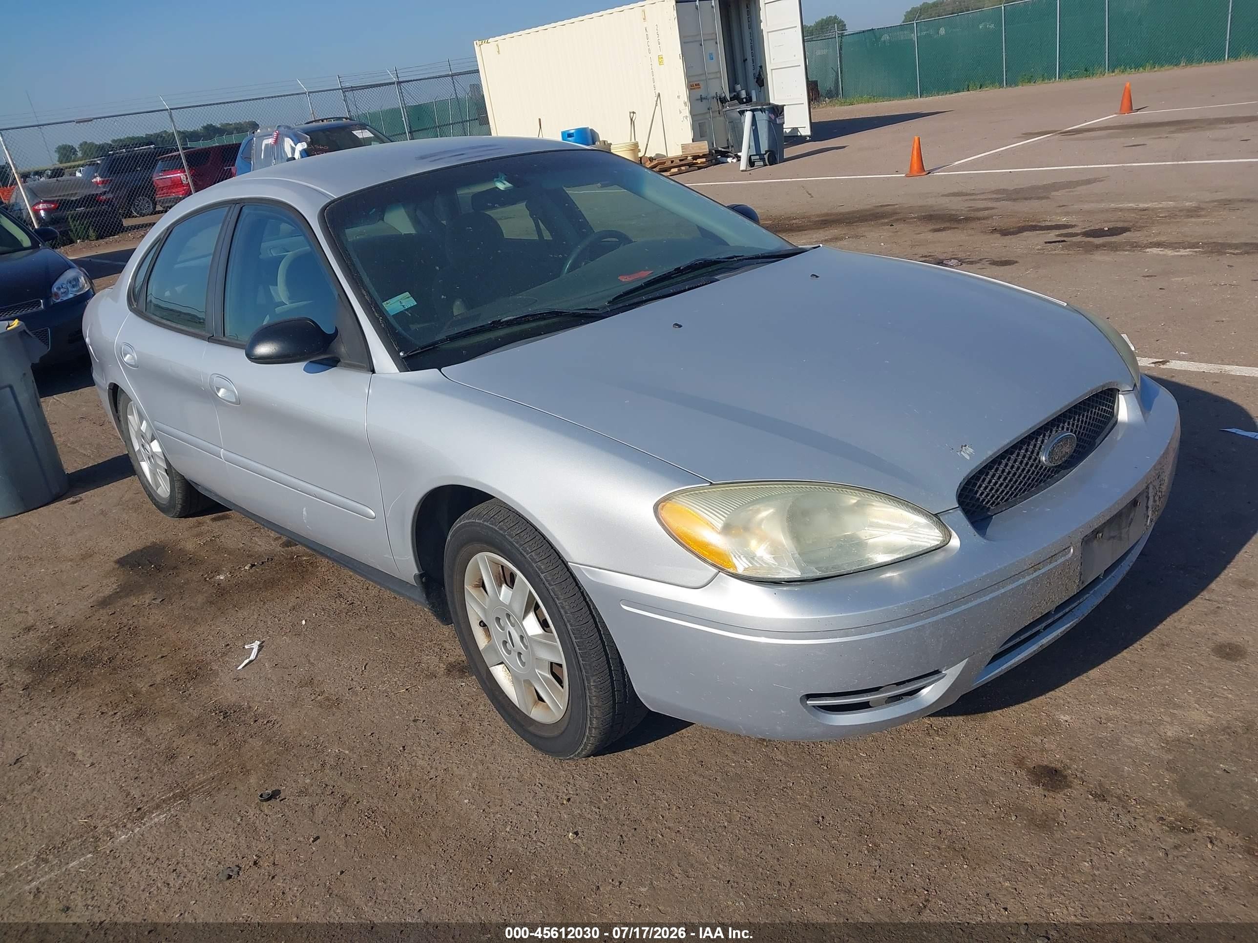 2006 Ford Taurus SE, VIN 1FAFP53216A211362 — Бок