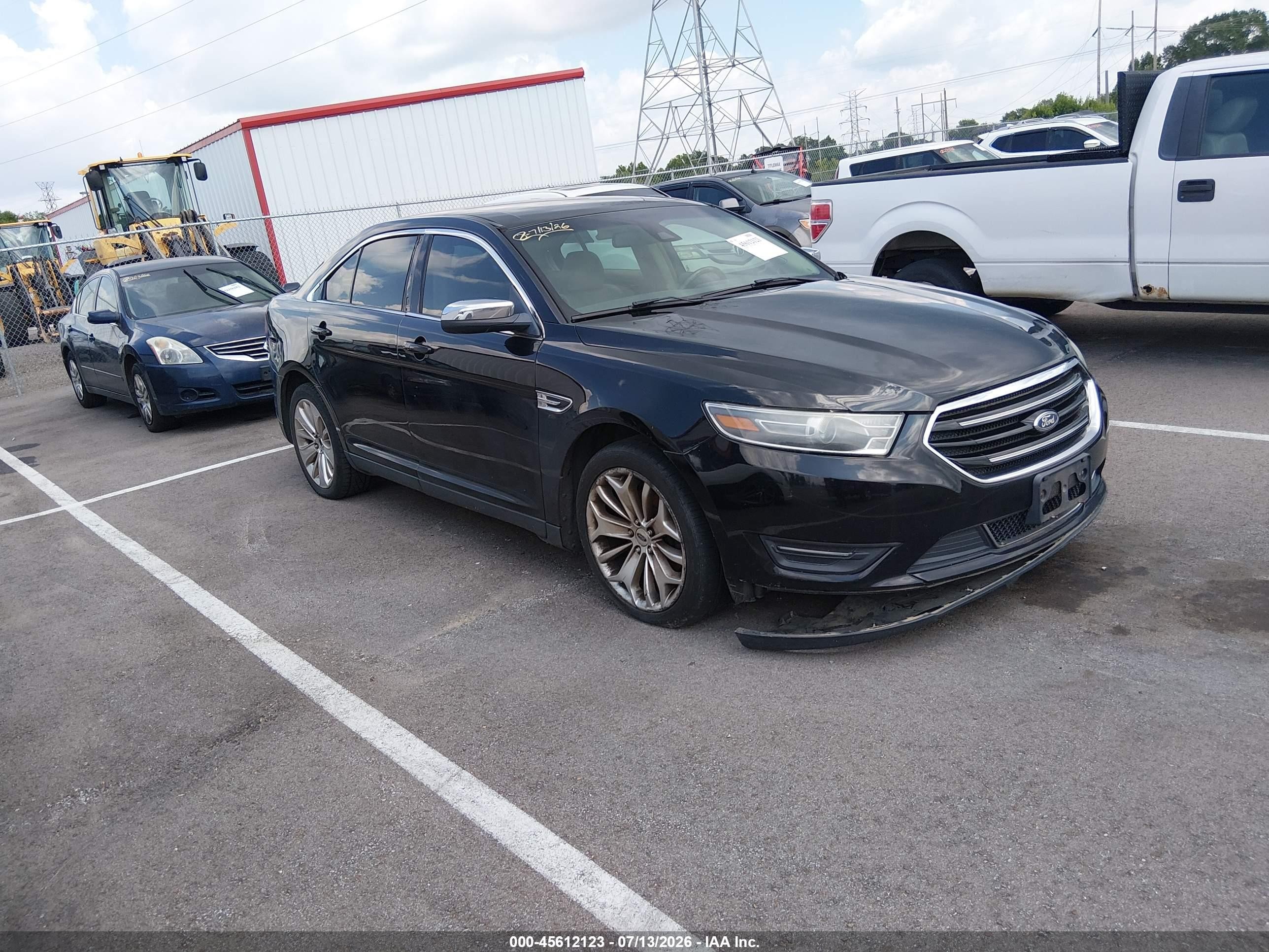 2017 Ford Taurus Limited, VIN 1FAHP2F8XHG104446 — Normal wear