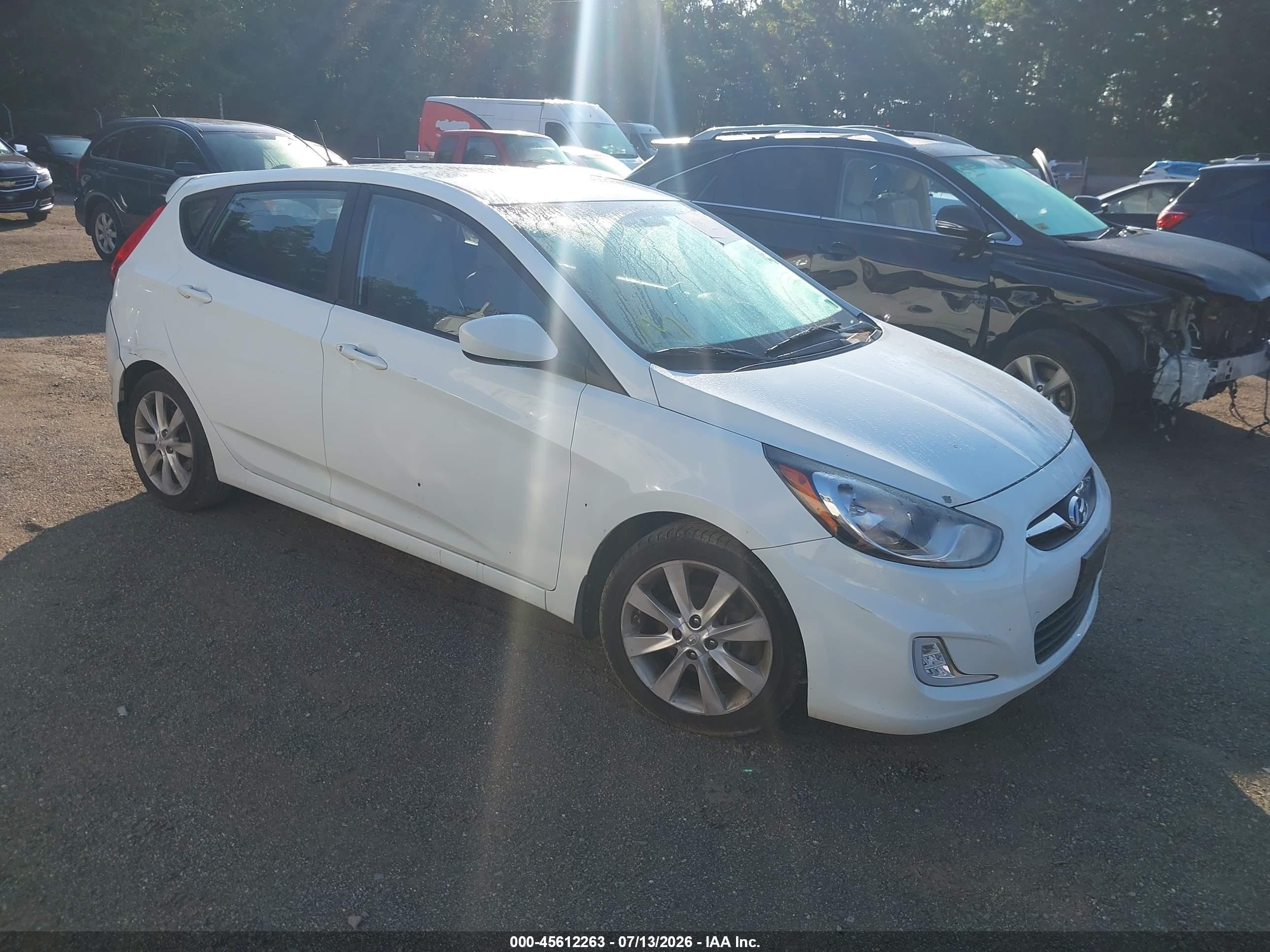 2012 Hyundai Accent SE, VIN KMHCU5AE0CU013607 — Normal wear