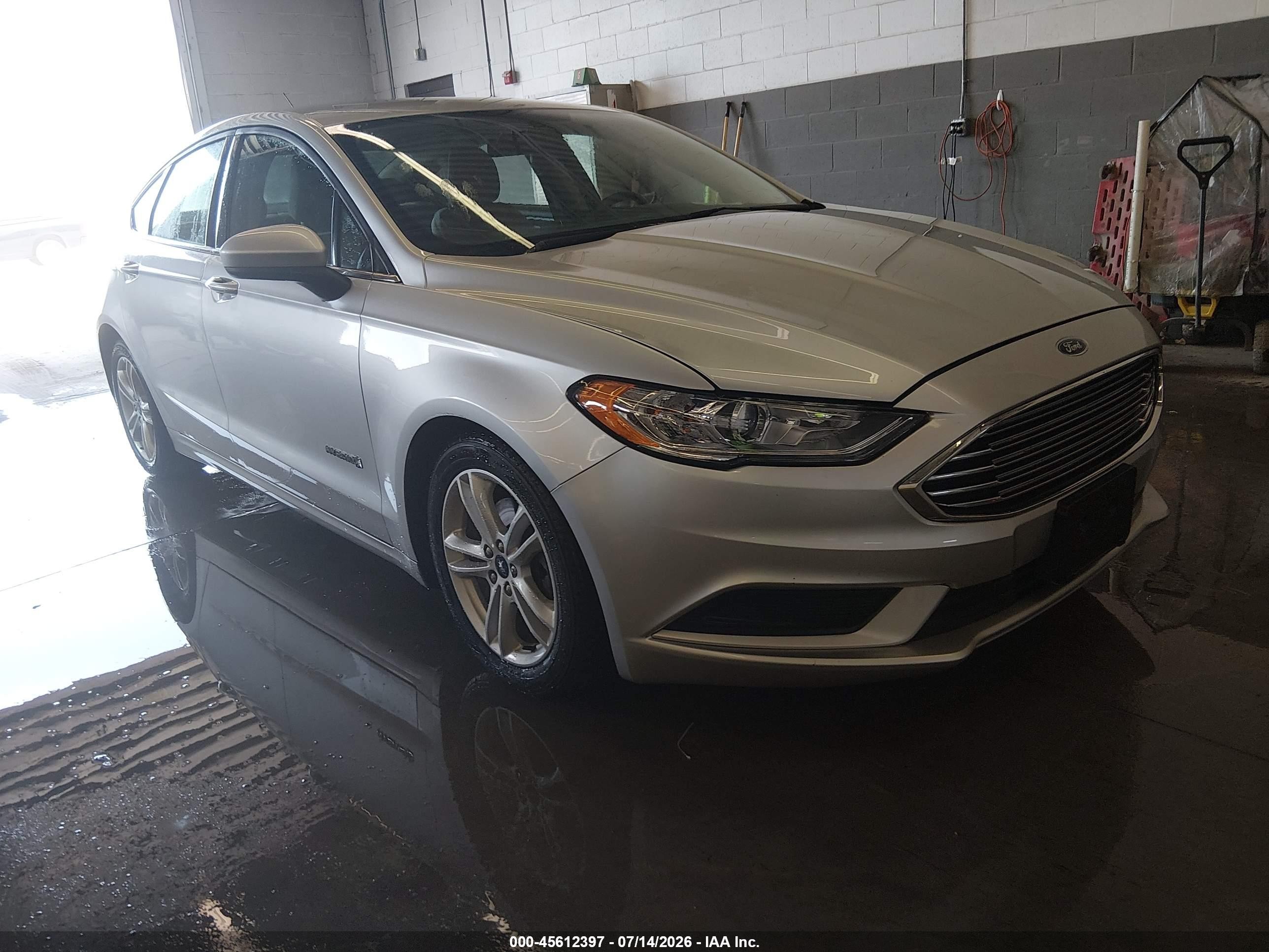 2018 Ford Fusion S, VIN 3FA6P0UU7JR254461 — Normal wear