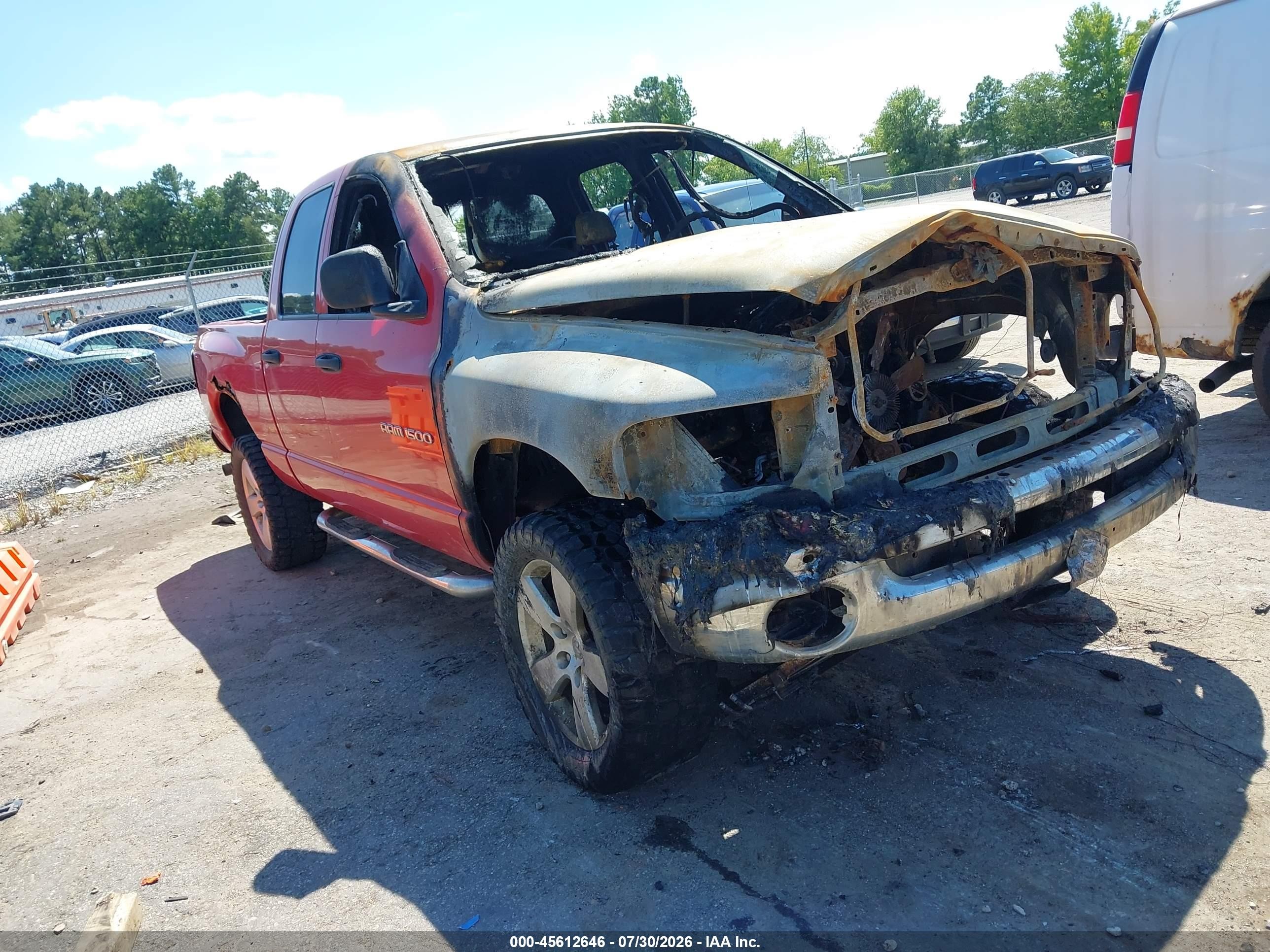2003 Dodge 1500 ST, VIN 1D7HU18Z43S197074 — Пожар в моторном отсеке