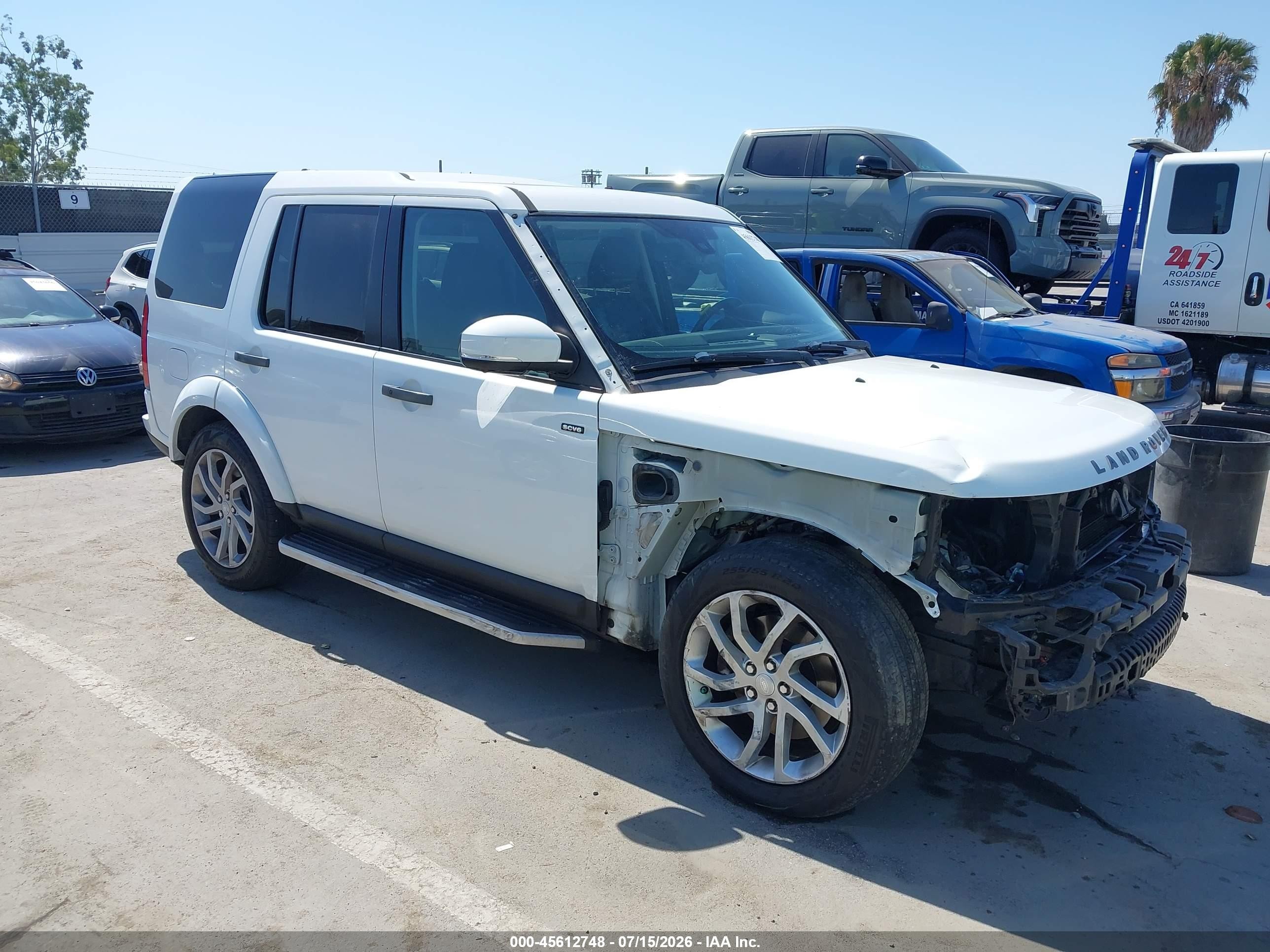 2016 Land Rover LR4 HSE, VIN SALAG2V63GA841705 — Front end