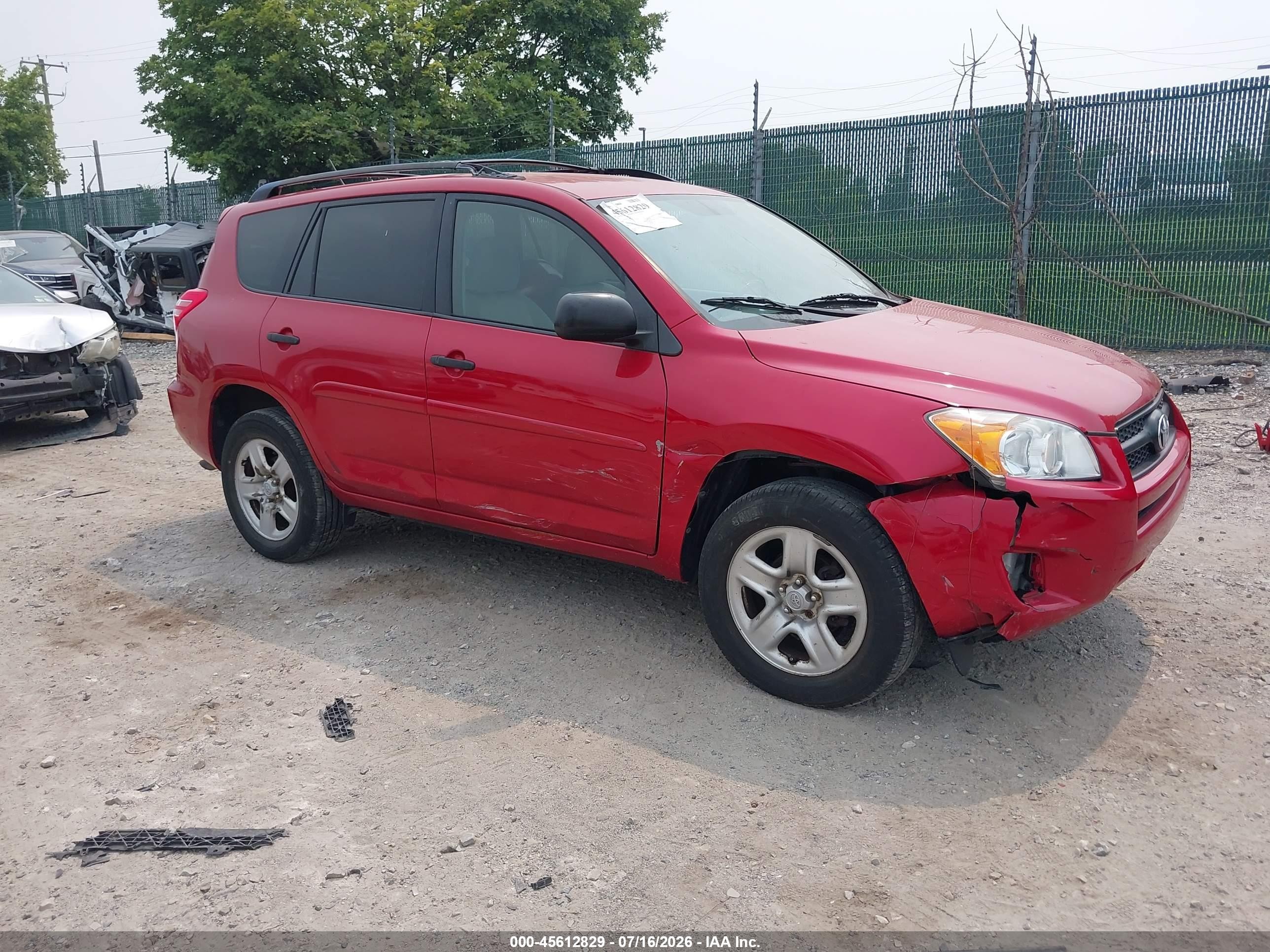 2011 Toyota RAV4, VIN JTMBF4DV1BD042256 — Front end