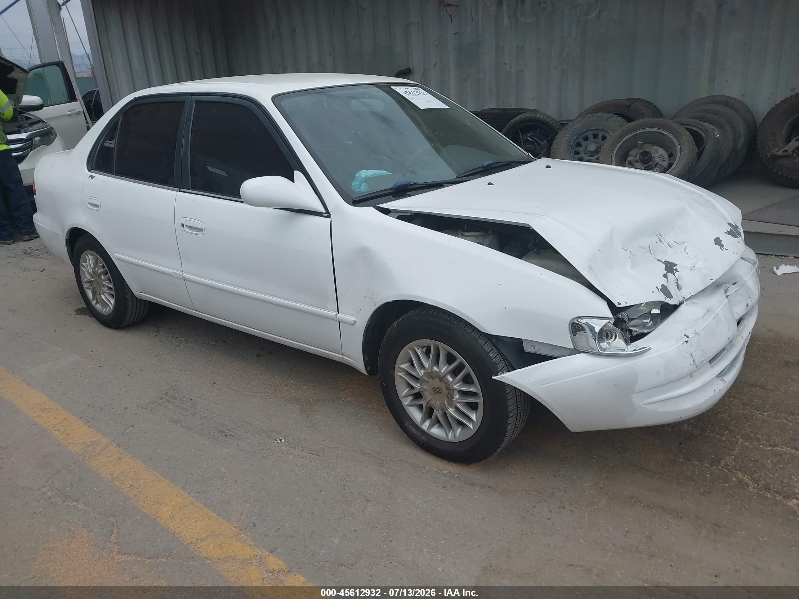 1998 Toyota Corolla LE, VIN 1NXBR18E4WZ131899 — Front end