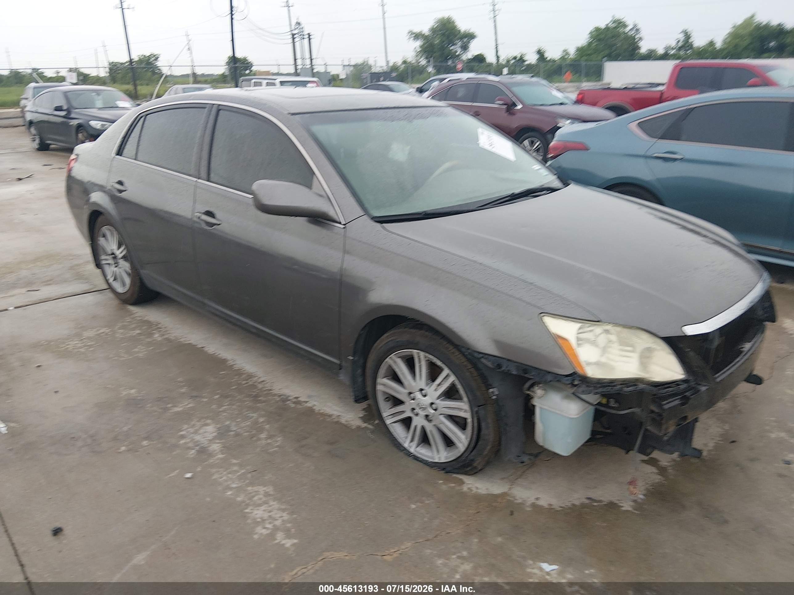 2006 Toyota Avalon XLS, VIN 4T1BK36B06U069975 — Перед