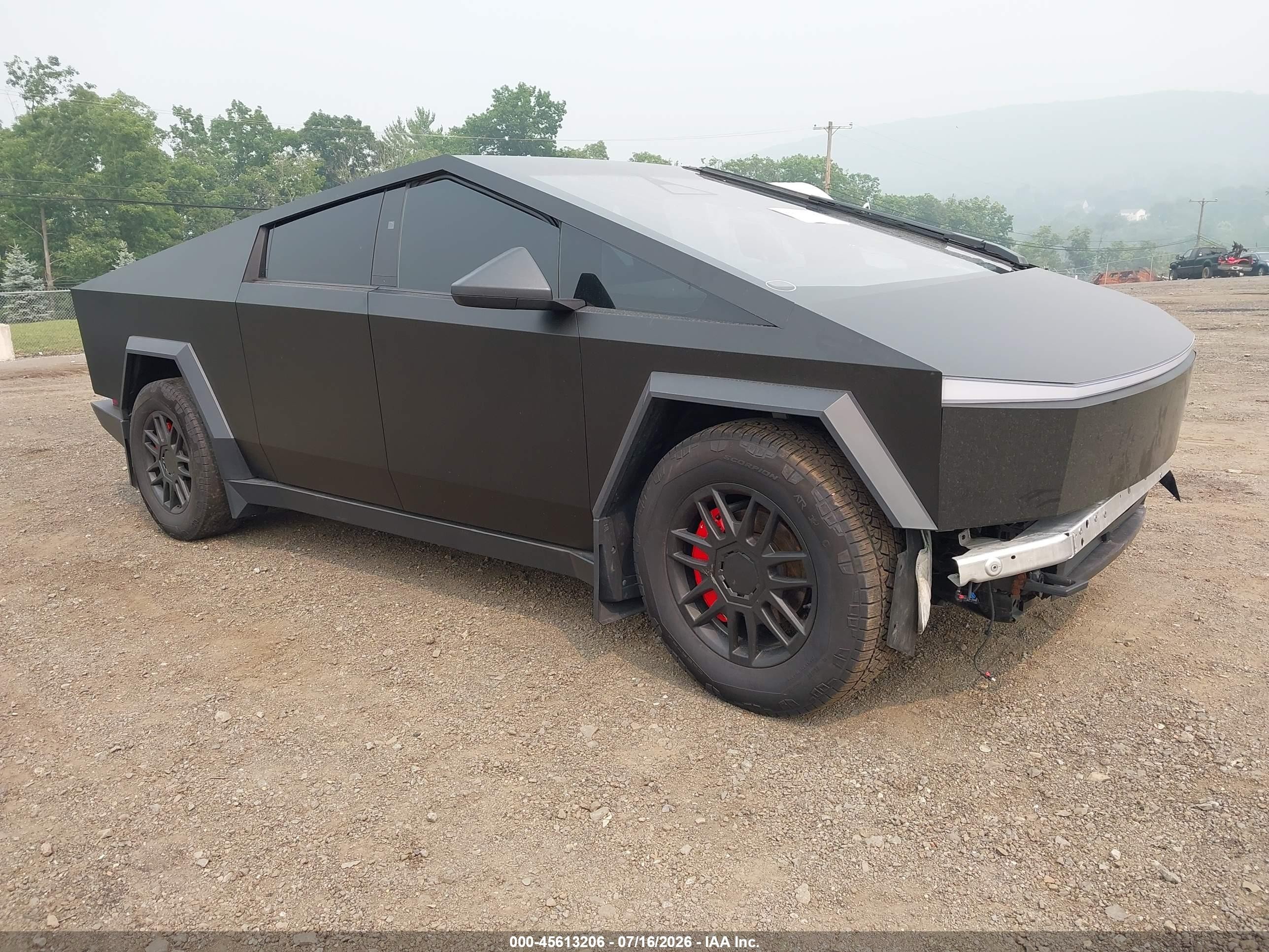 2025 Tesla Cybertruck, VIN 7G2CEHED0SA066782 — Front end