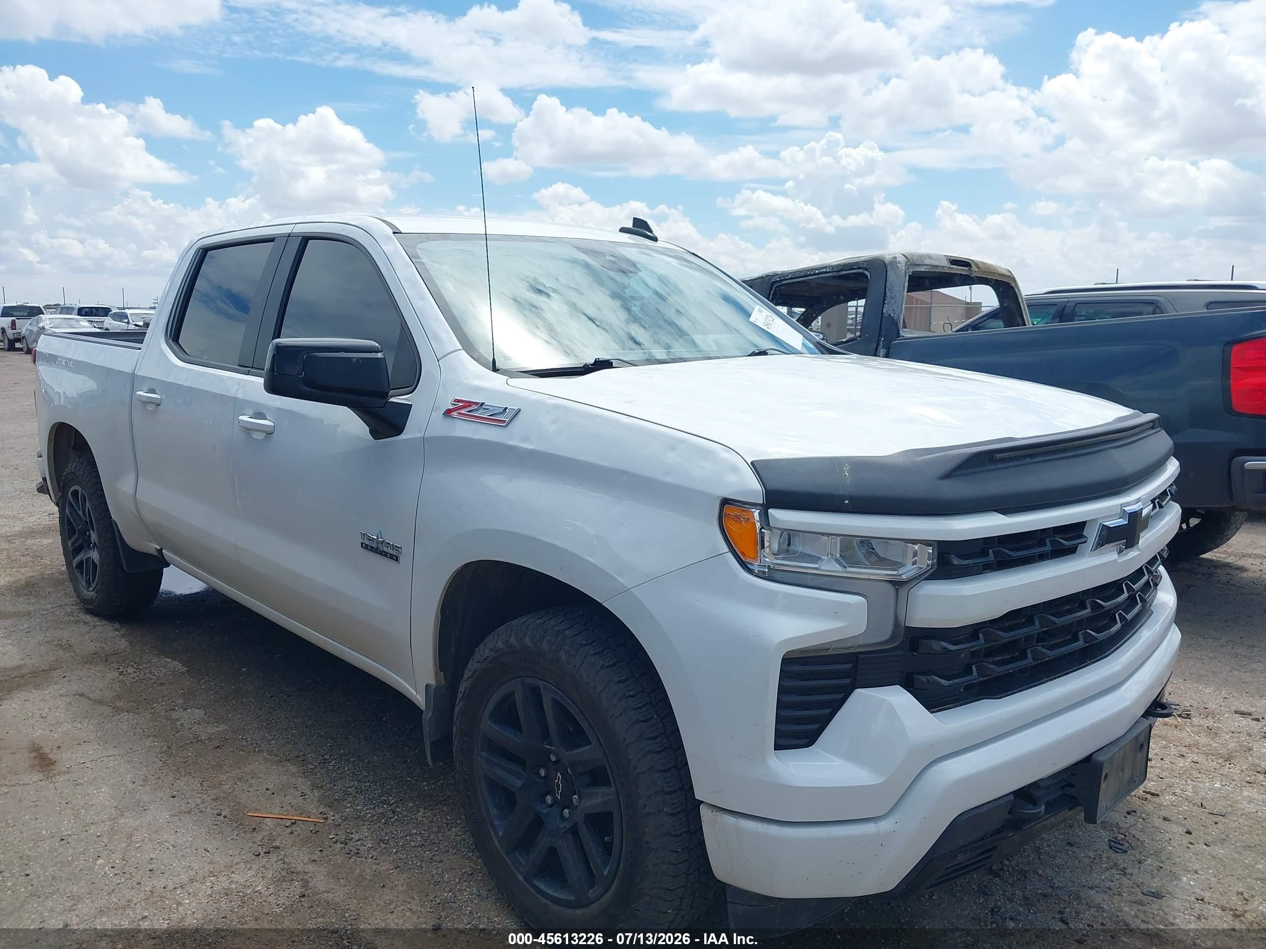 2022 Chevrolet Silverado 1500 RST, VIN 3GCUDEED7NG559742 — Град