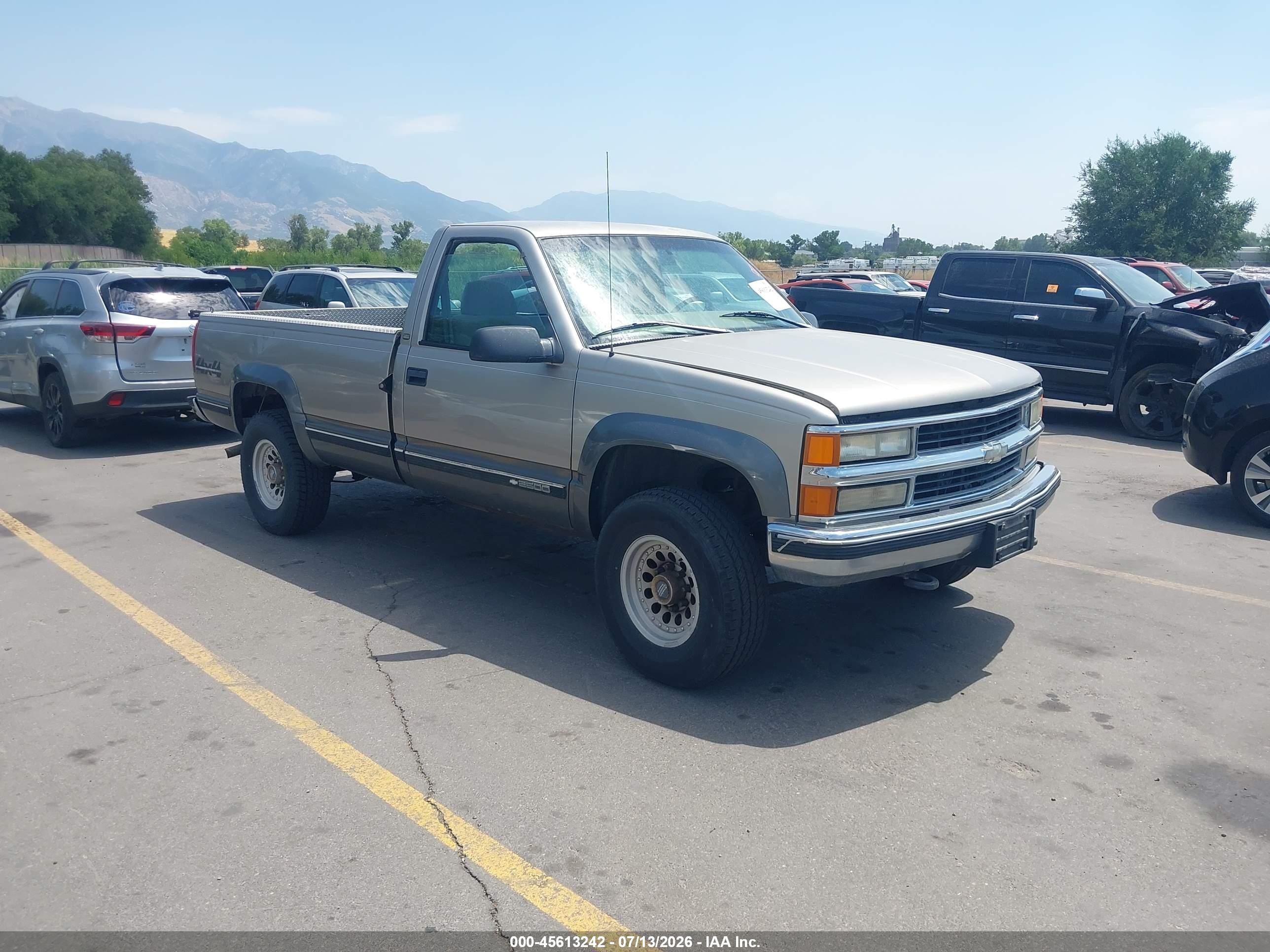 1998 Chevrolet Silverado 2500, VIN 1GCGK24J4WZ276869 — По всему кузову
