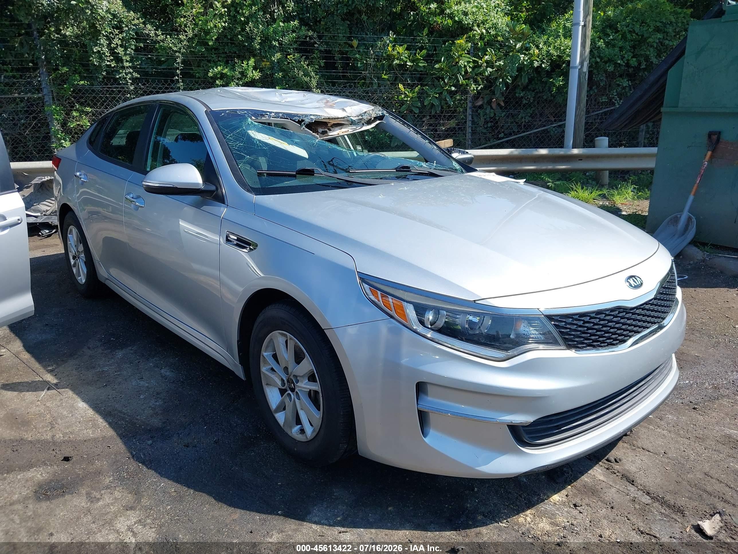 2016 Kia Optima LX, VIN 5XXGT4L31GG033729 — Крыша