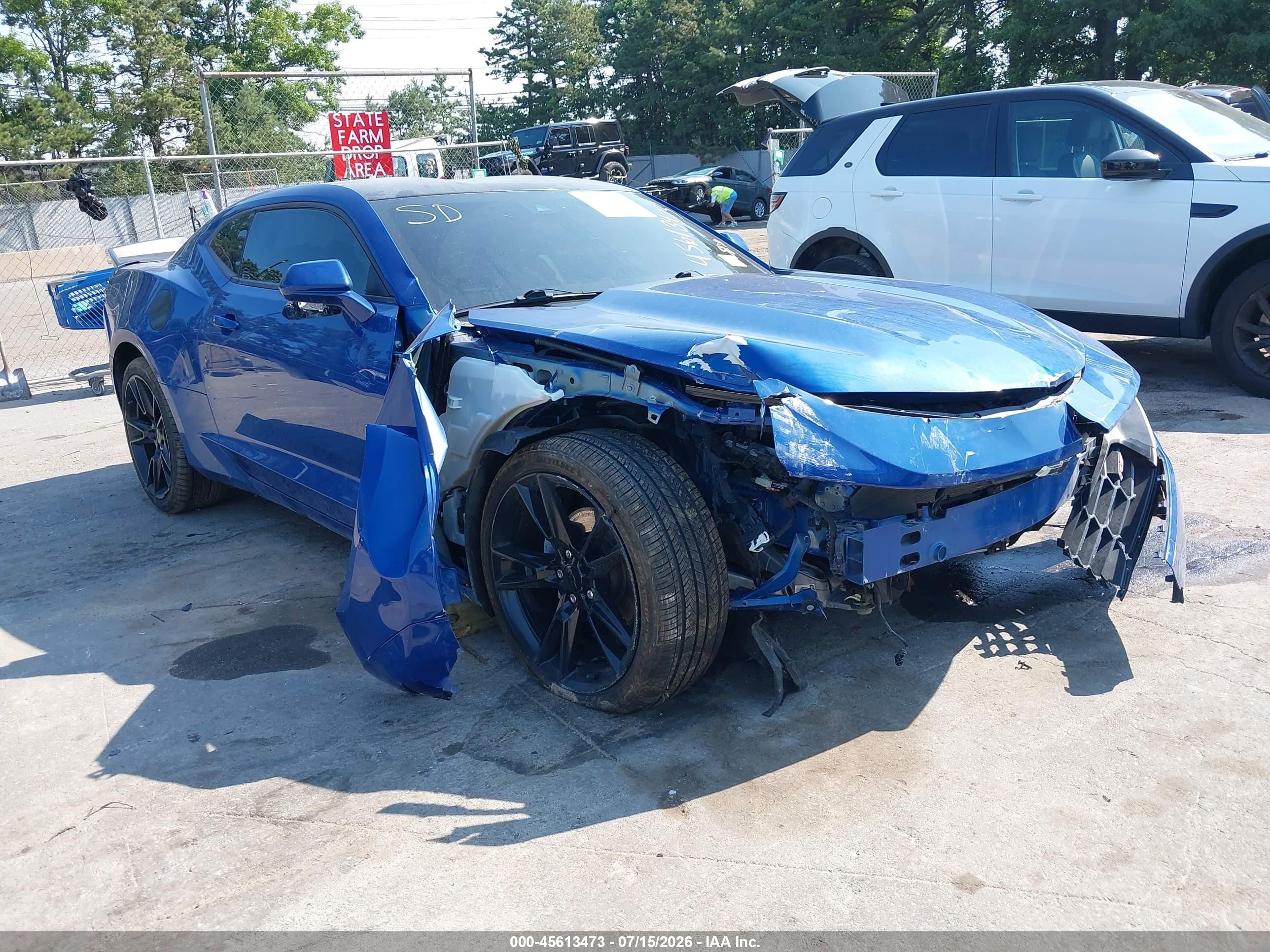 2022 Chevrolet Camaro 2LT, VIN 1G1FD1RS2N0128670 — Front end