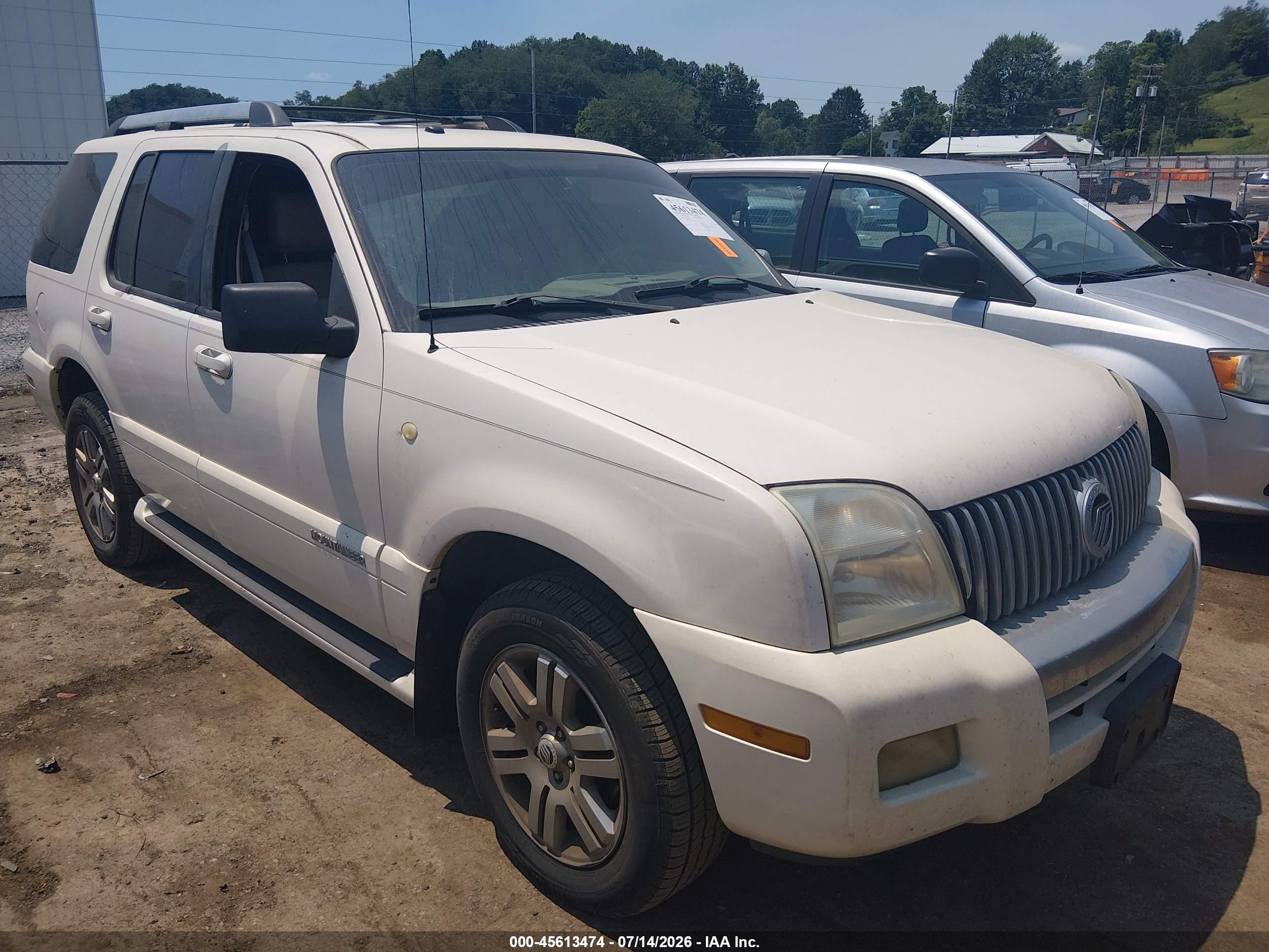 2007 Mercury Mountaineer Premier, VIN 4M2EU38867UJ23059 — Normal wear