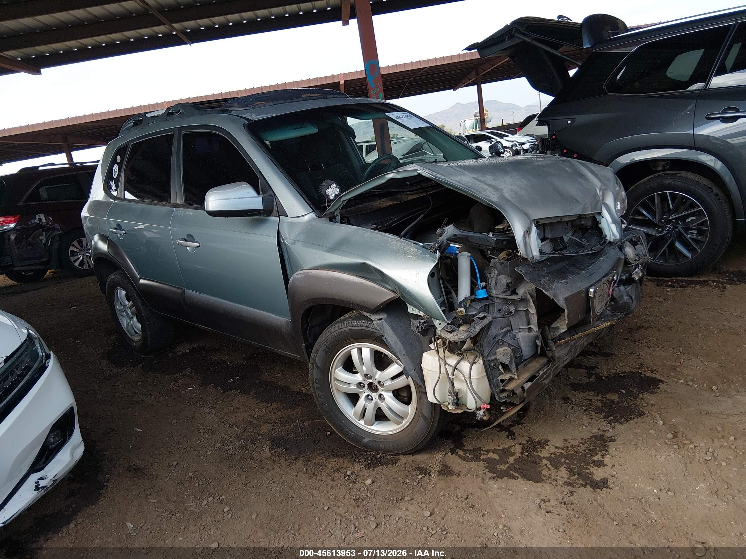 2006 Hyundai Tucson GLS, VIN KM8JN72D06U354564 — Front end