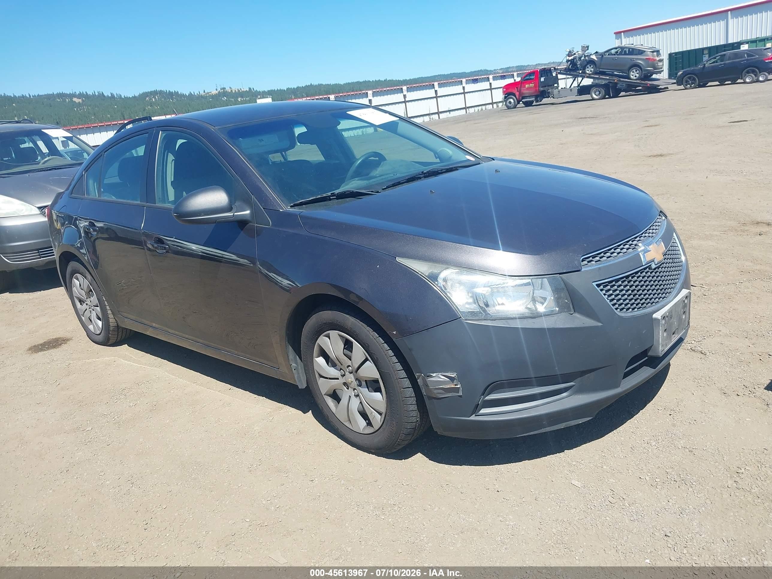 2014 Chevrolet Cruze LS, VIN 1G1PA5SG2E7413189 — Normal wear