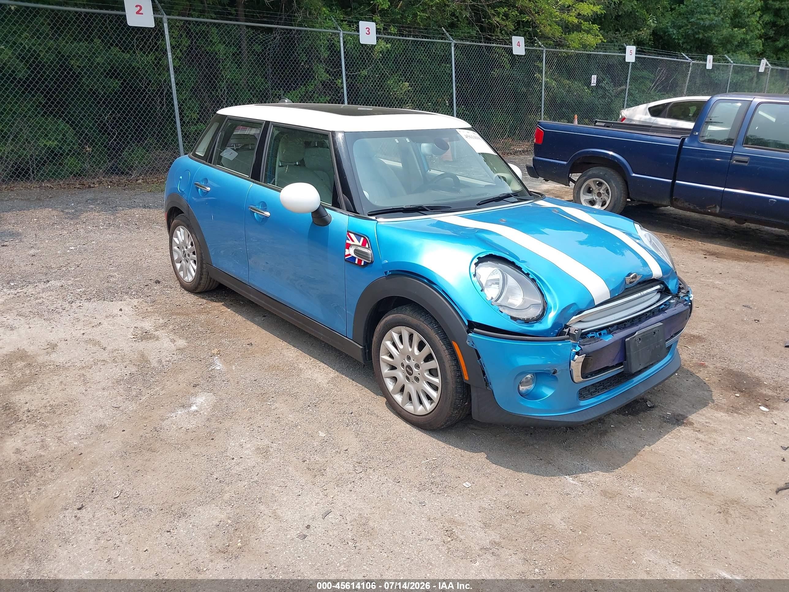 2015 MINI Hardtop 4 Door, VIN WMWXS5C52FT831937 — Front end