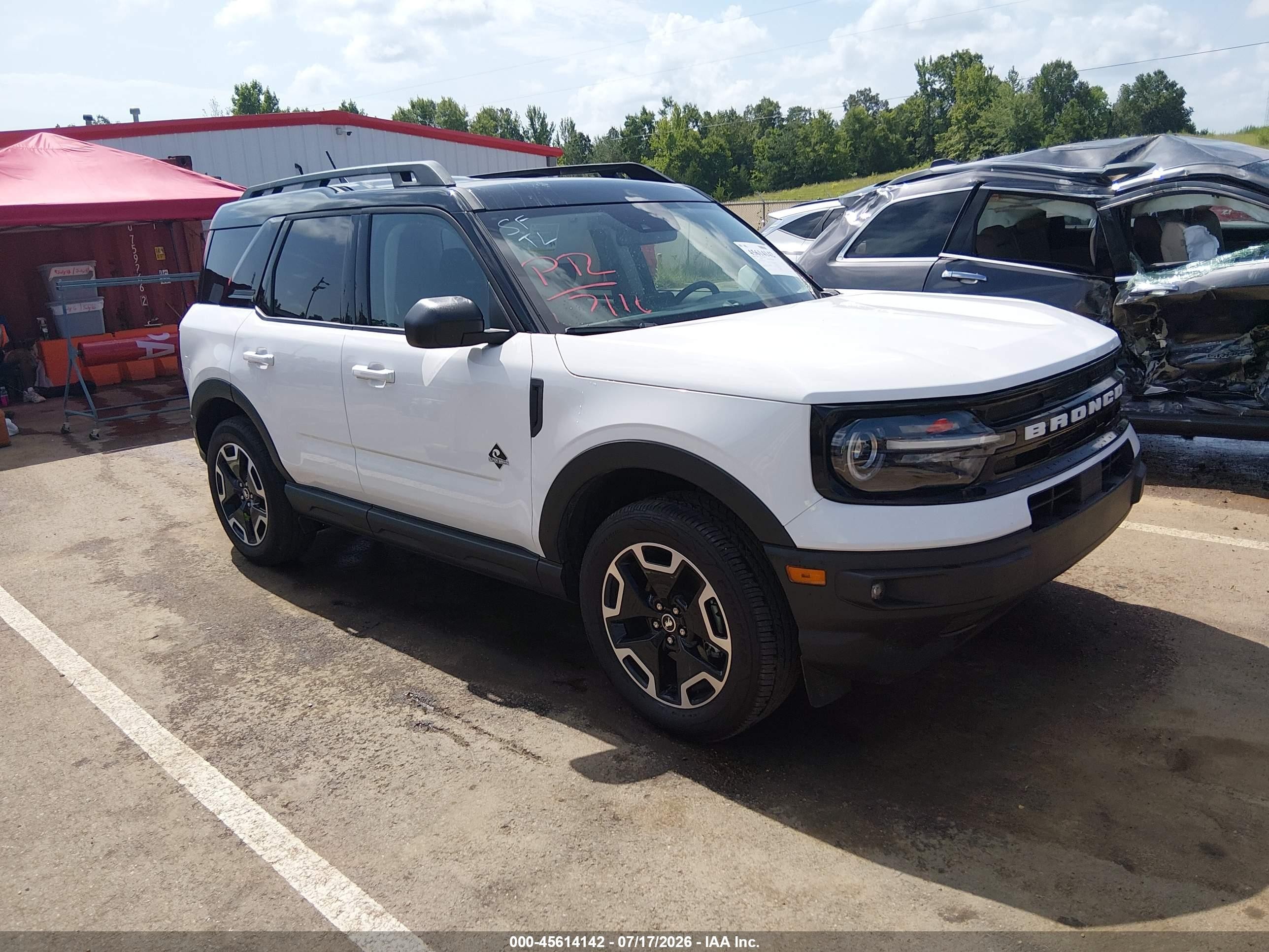 2024 Ford Bronco Sport Outer Banks, VIN 3FMCR9C65RRF57342 — Rear end