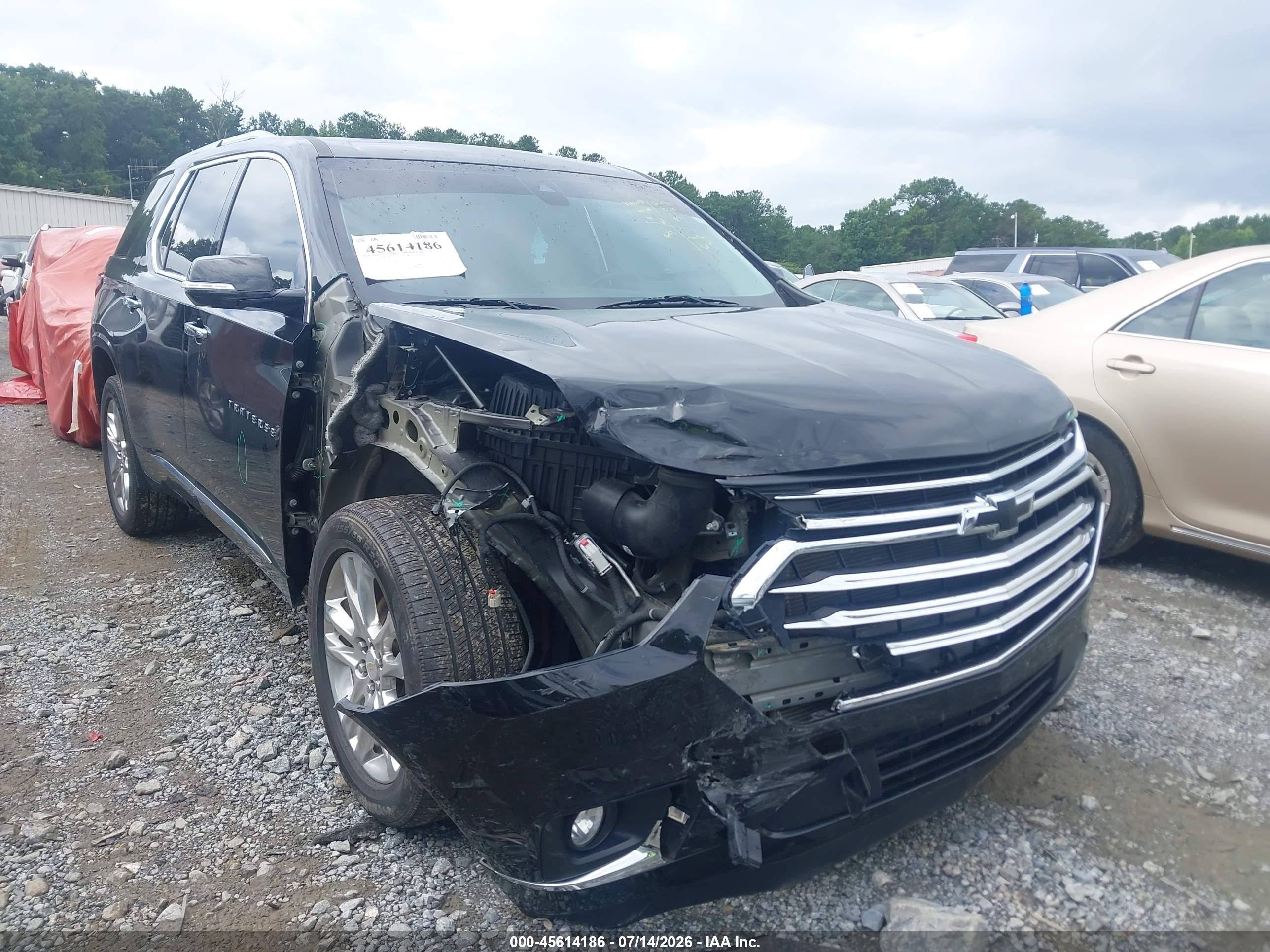 2018 Chevrolet Traverse High Country, VIN 1GNEVKKWXJJ238249 — Front end