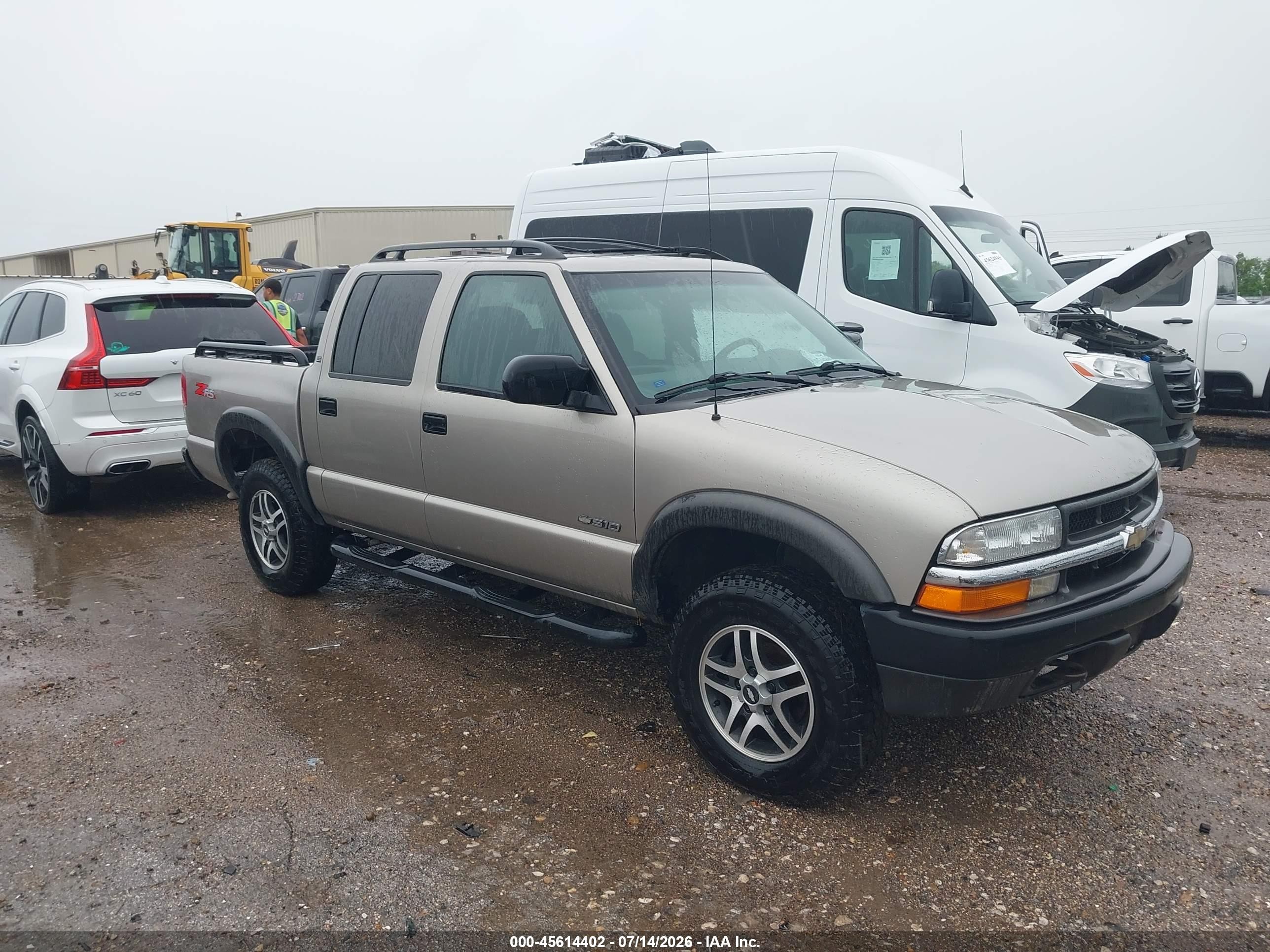 2002 Chevrolet S-10 LS, VIN 1GCDT13W92K184196 — Normal wear