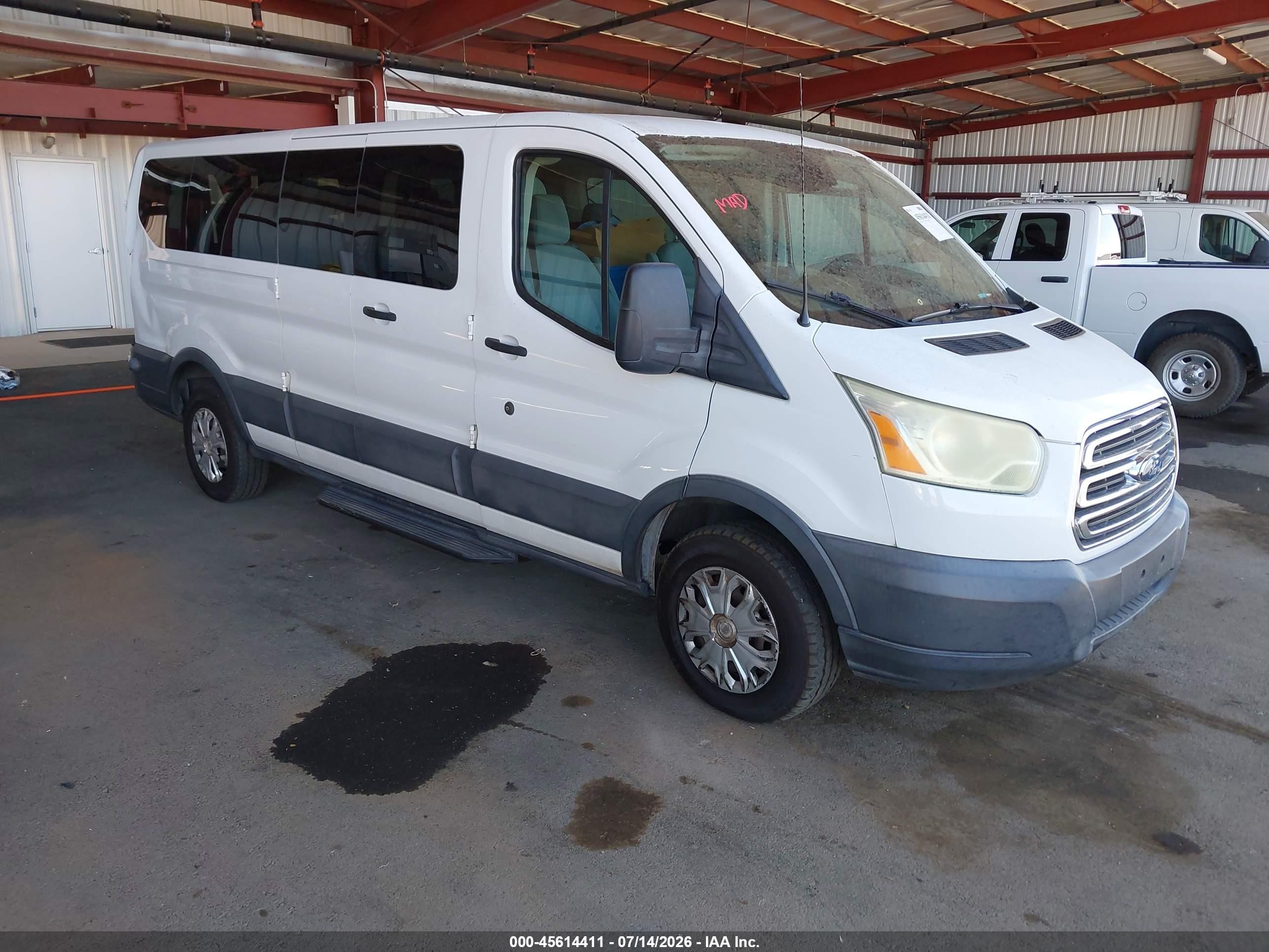 2015 Ford Transit XLT, VIN 1FBZX2ZM3FKA21706 — Зад