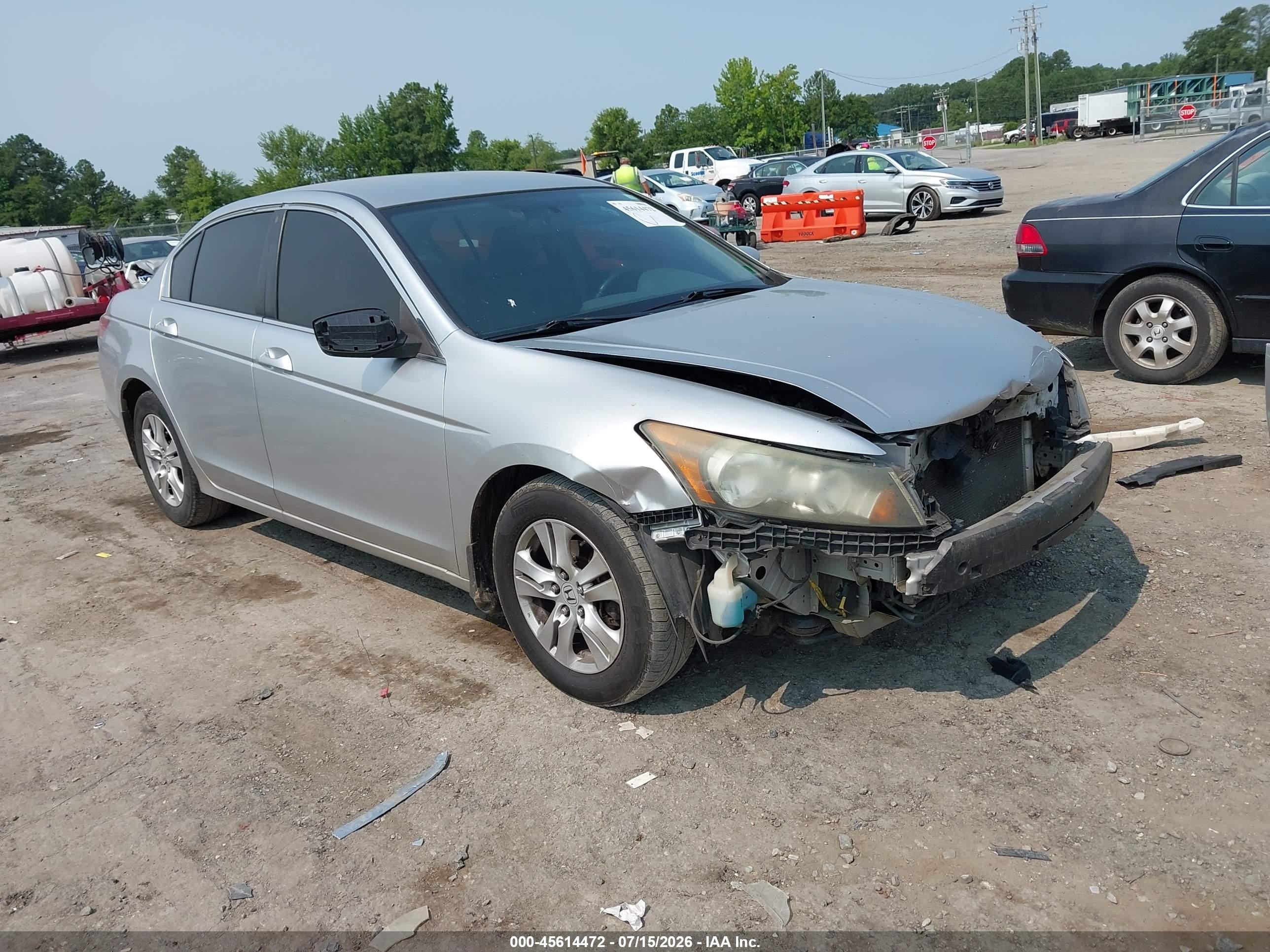 2009 Honda Accord LX-P, VIN 1HGCP264X9A073254 — Перед