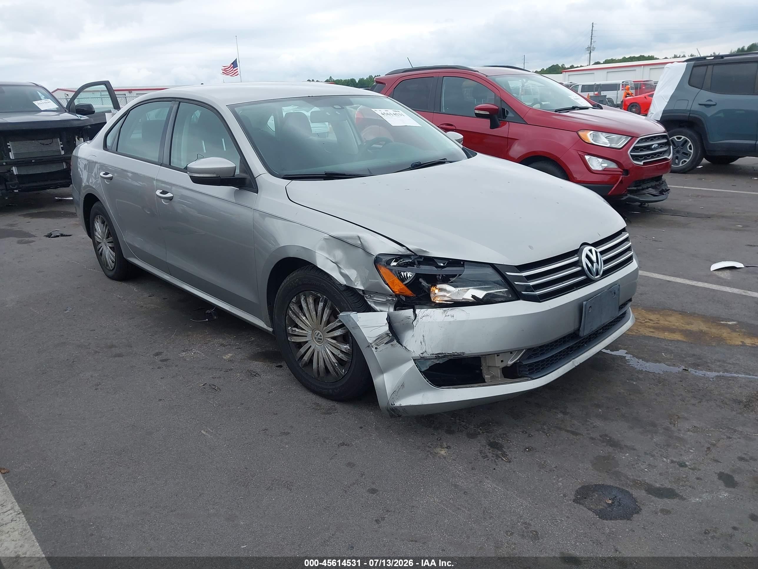 2014 Volkswagen Passat S, VIN 1VWAP7A32EC026992 — Front end