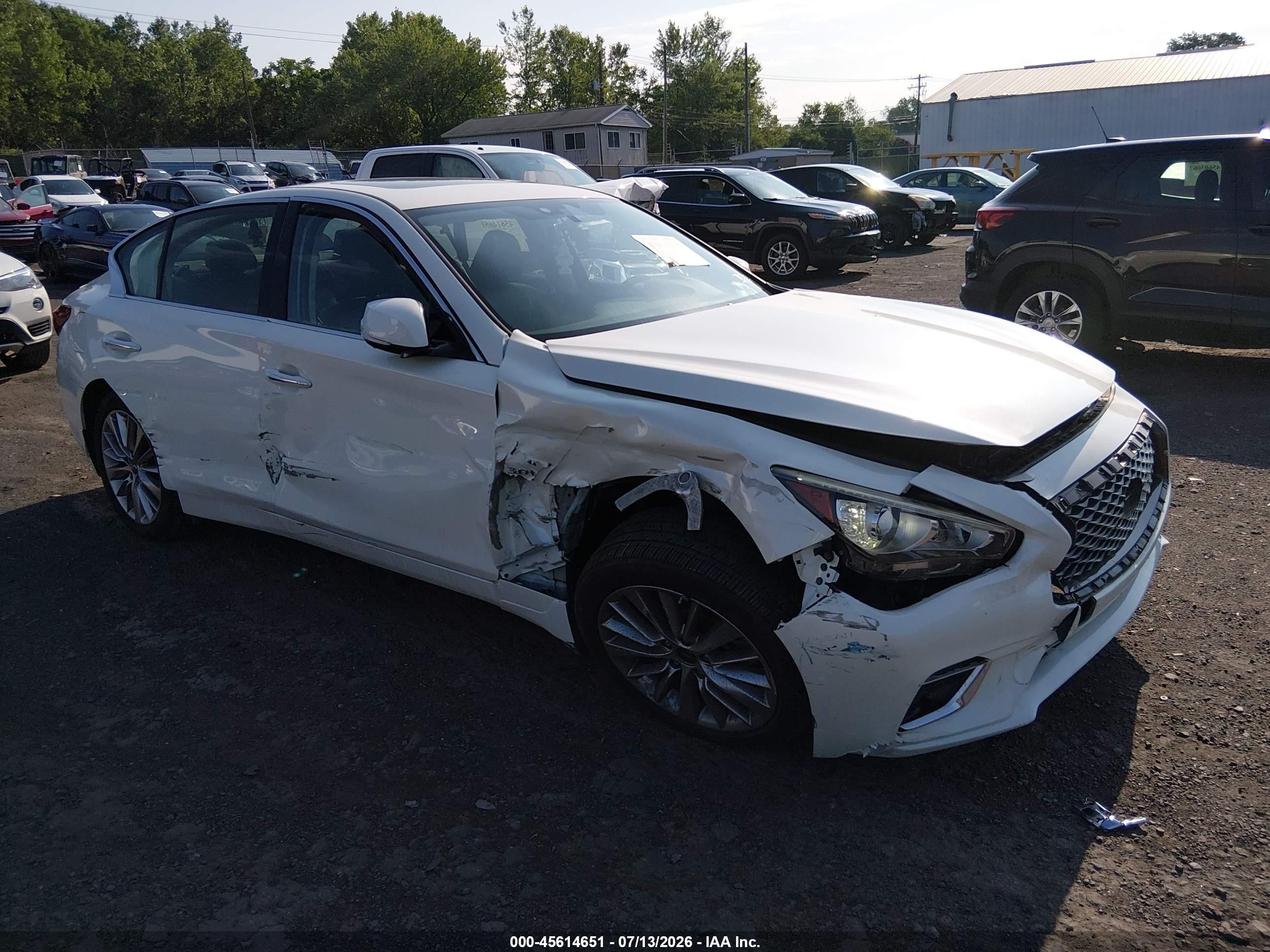 2021 Infiniti Q50 Luxe, VIN JN1EV7BR7MM754168 — Side
