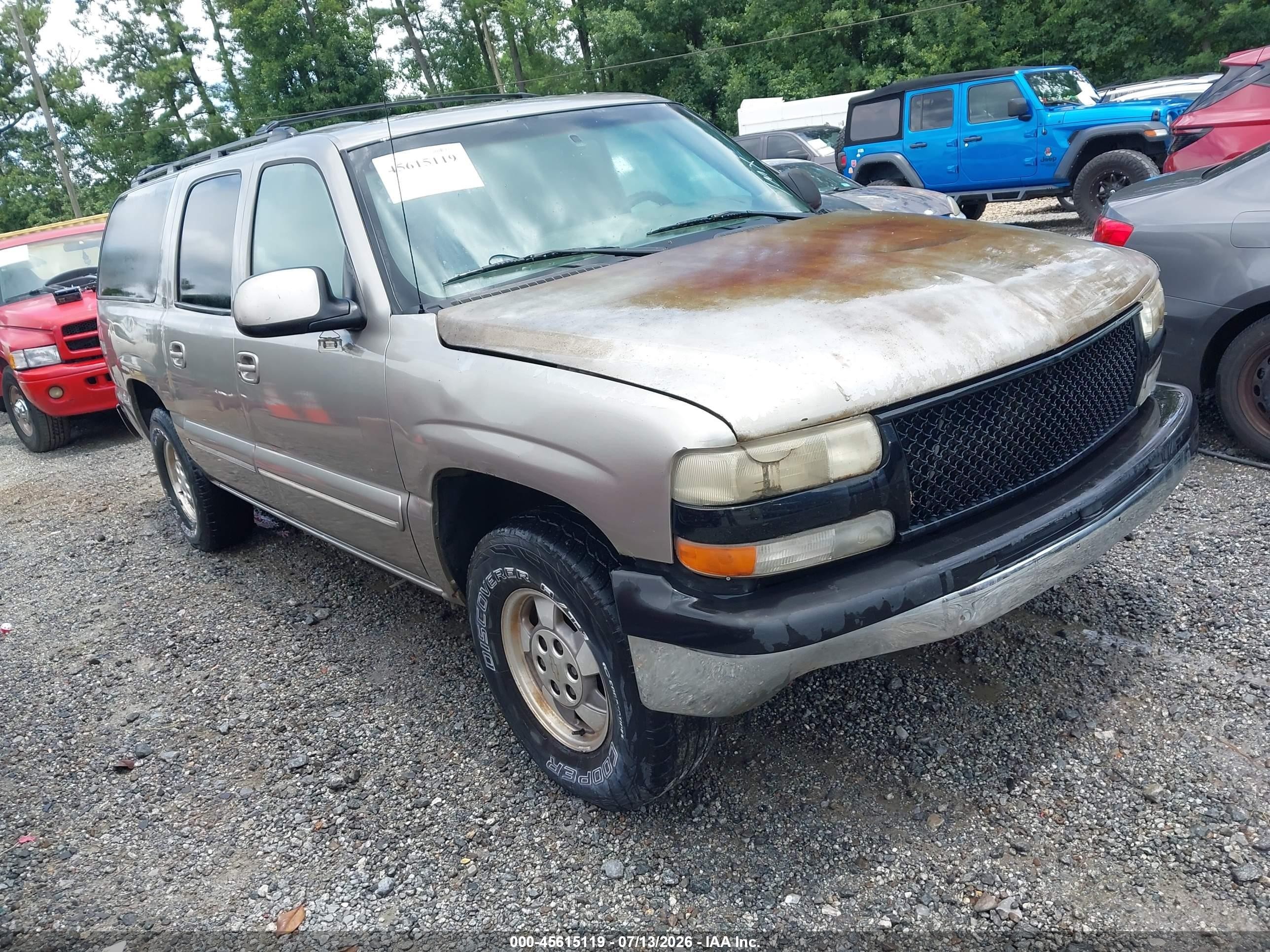 2001 Chevrolet Suburban LS, VIN 3GNEC16T91G202831 — Normal wear