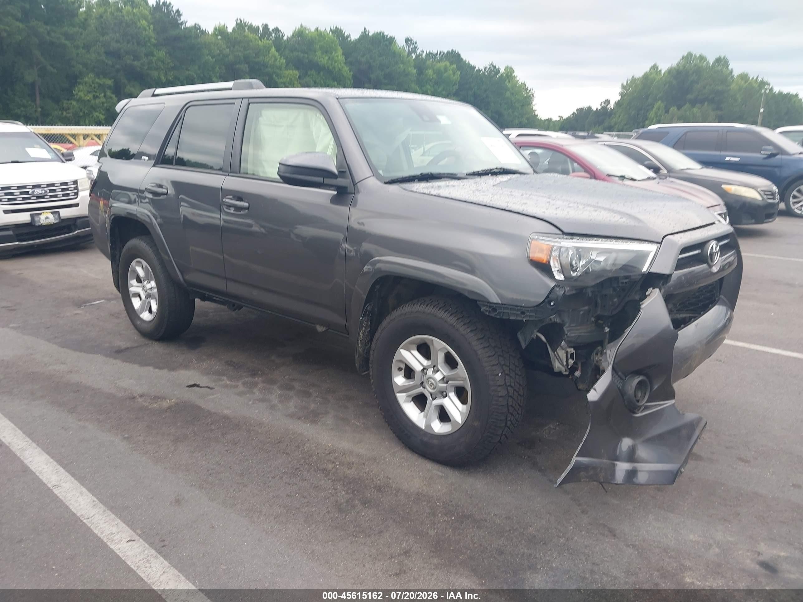 2022 Toyota 4Runner SR5, VIN JTEMU5JR5N6007784 — Front end
