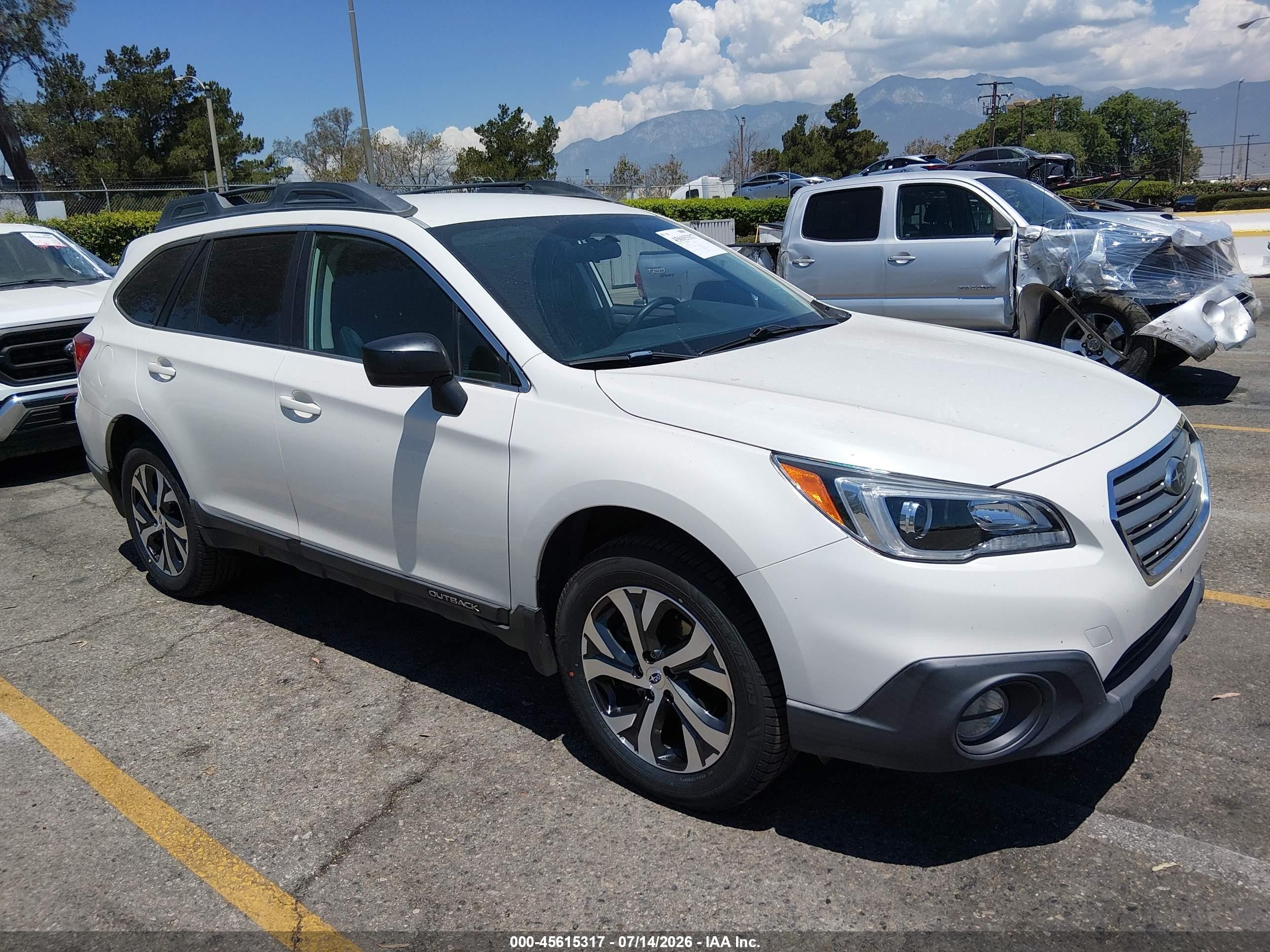 2016 Subaru Outback 2.5i, VIN 4S4BSAAC0G3311787 — Rear end