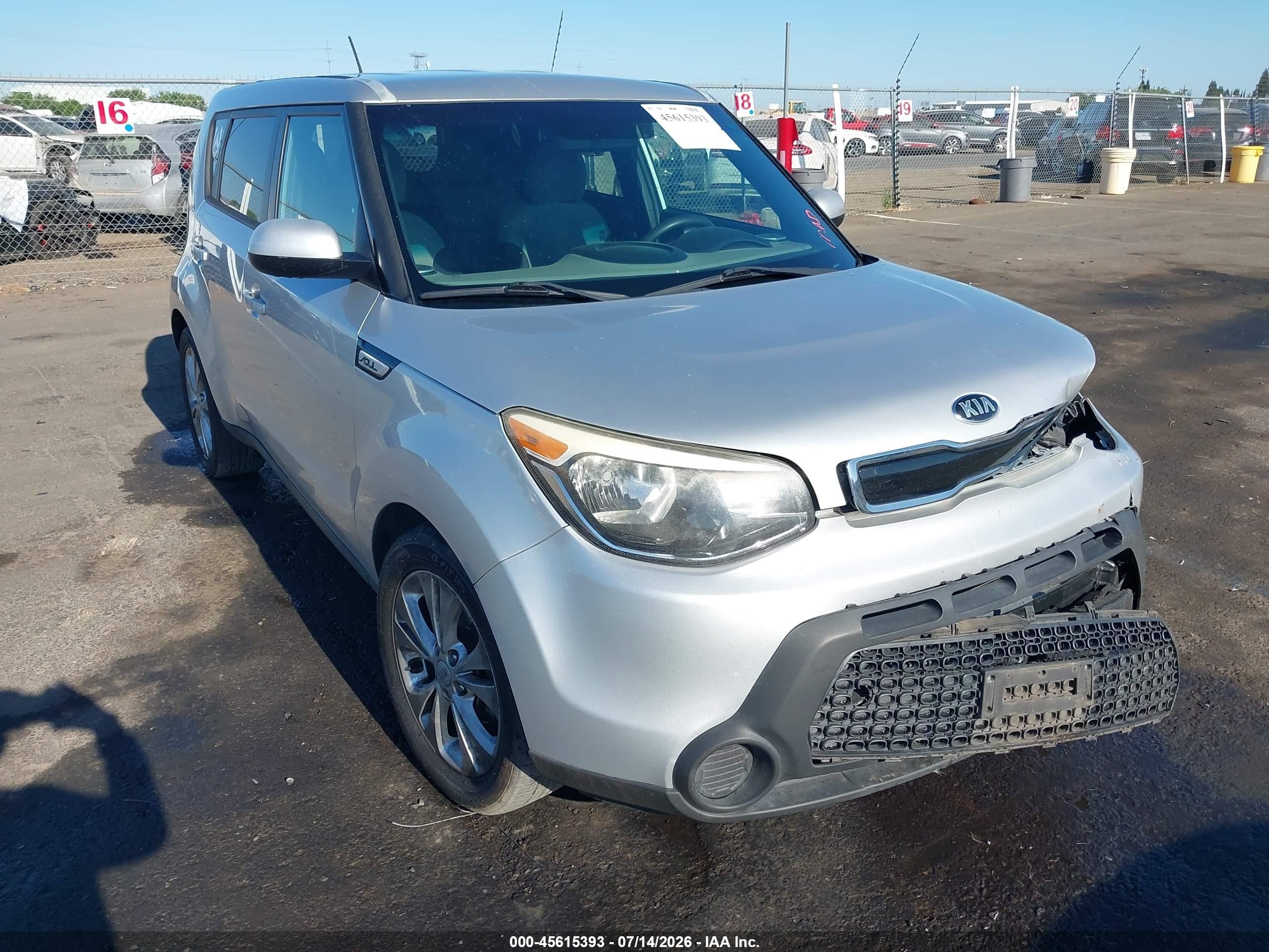 2015 Kia Soul +, VIN KNDJP3A57F7802203 — Front end