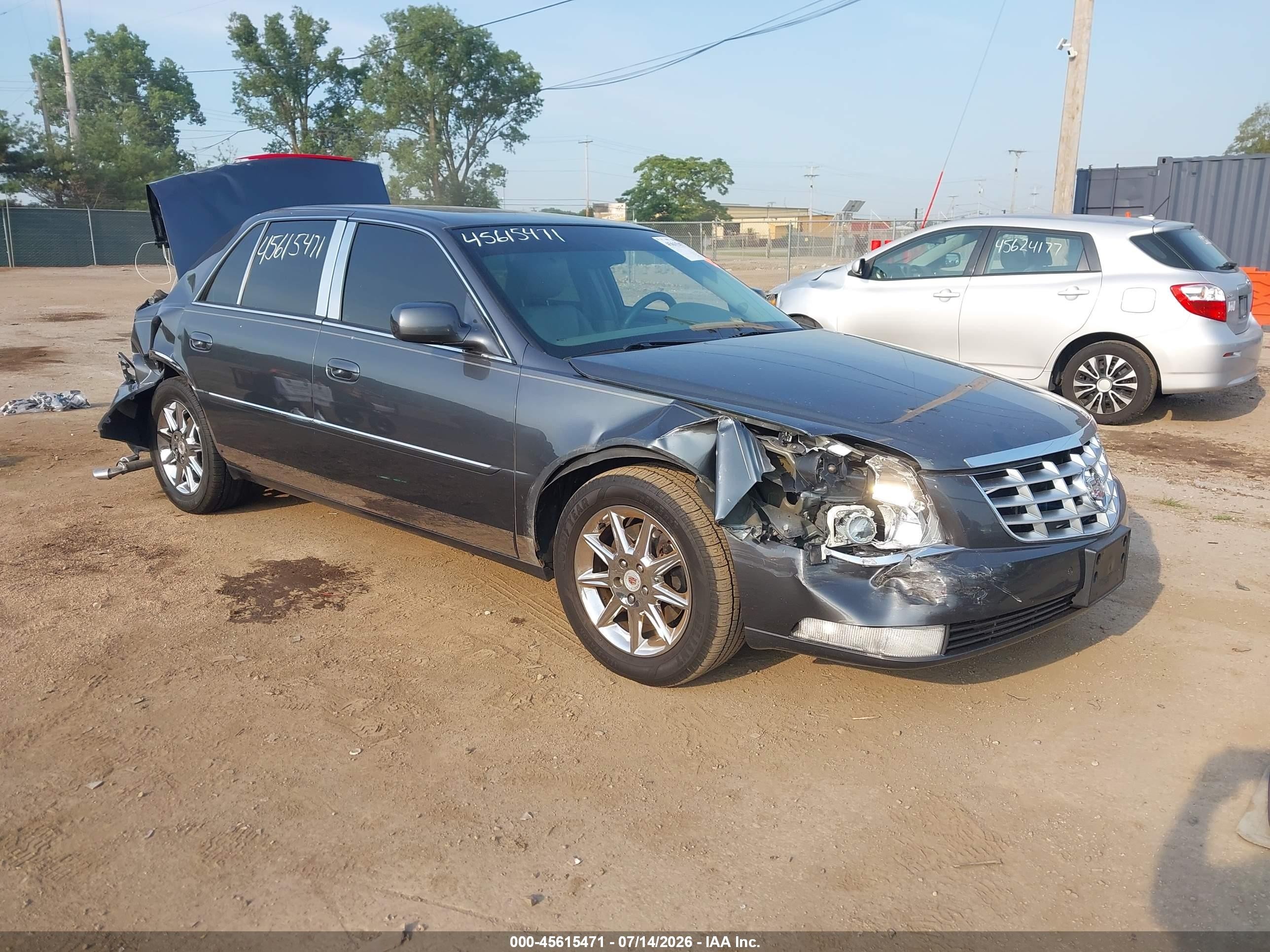 2010 Cadillac DTS 1SC, VIN 1G6KD5EY5AU136985 — Rear end