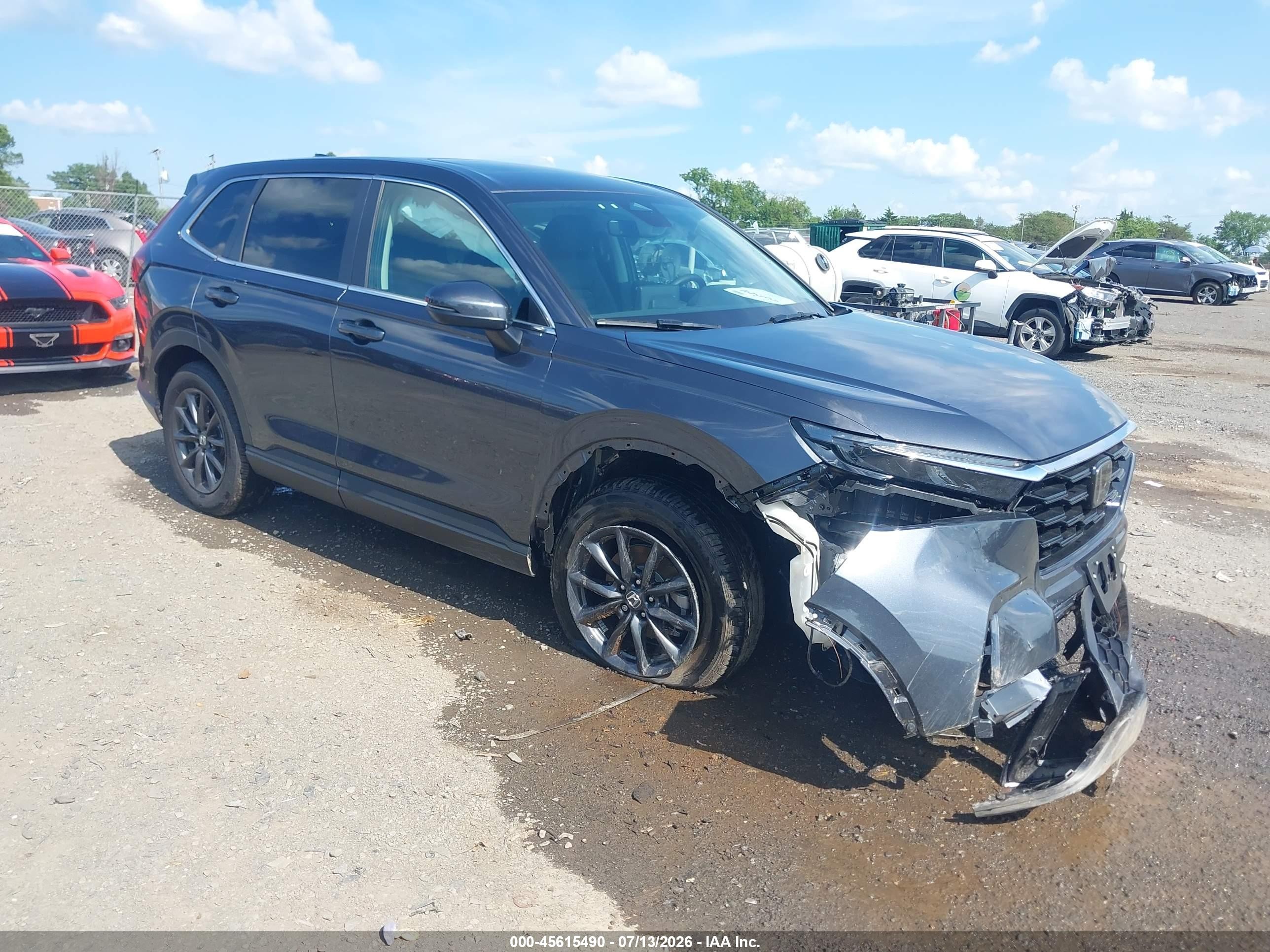 2026 Honda CR-V EX-L, VIN 2HKRS4H79TH402293 — Перед
