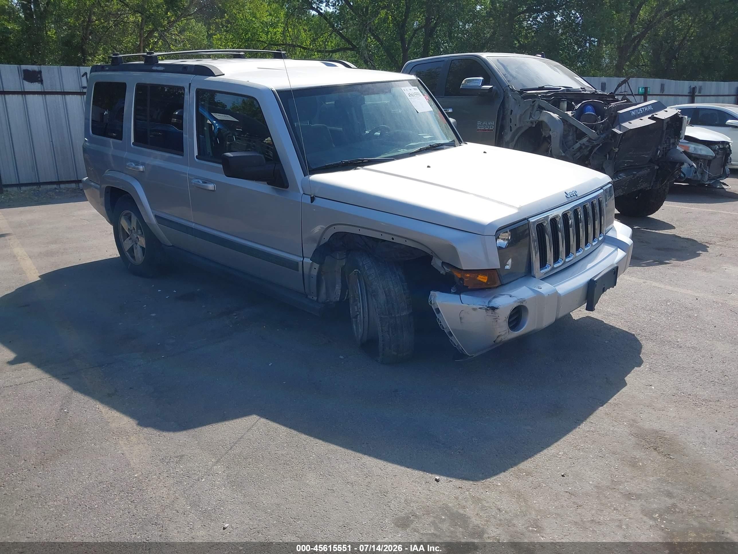 2007 Jeep Commander Sport, VIN 1J8HG48K57C611509 — Side