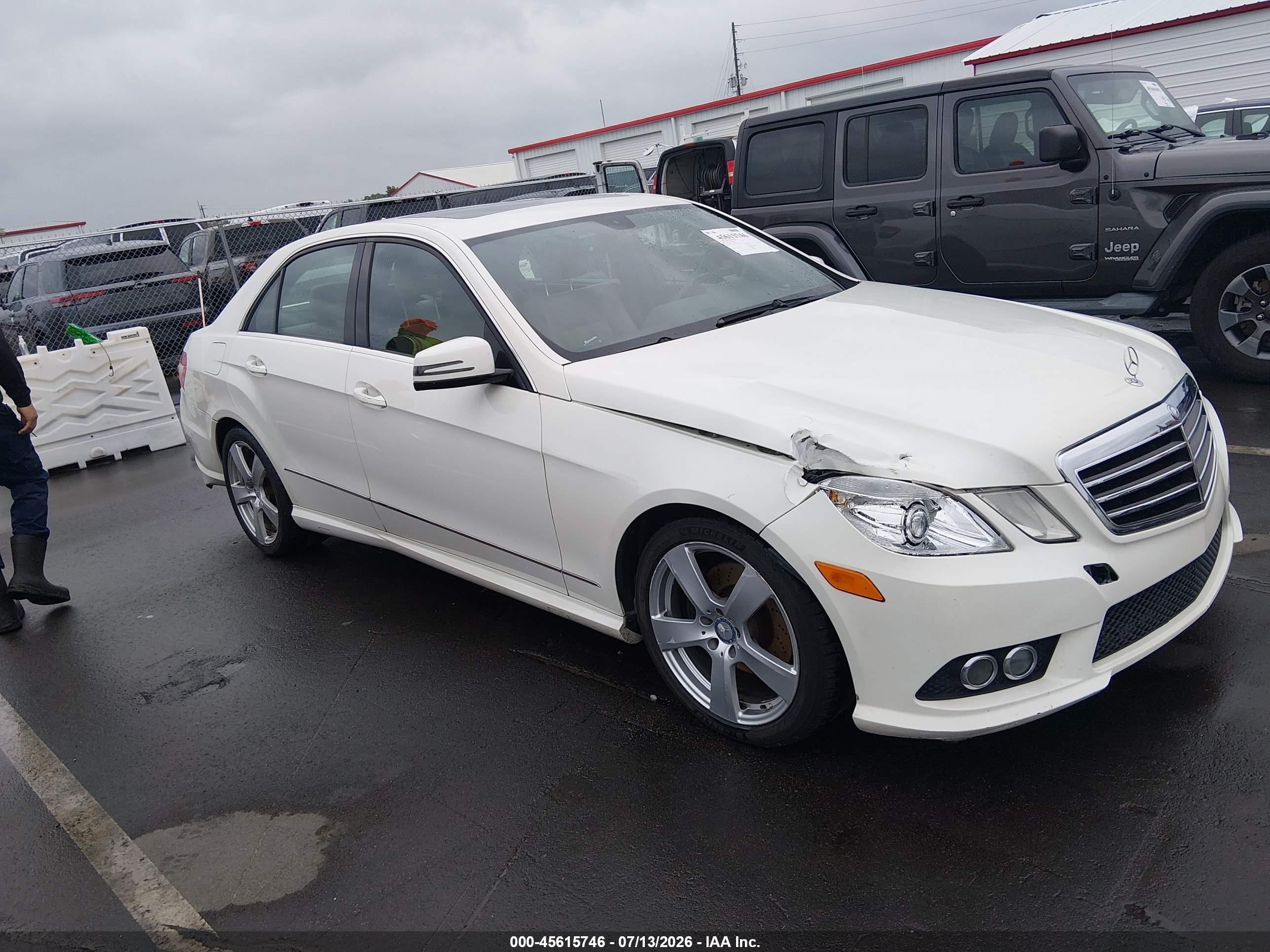 2010 Mercedes-Benz E 350 Luxury, VIN WDDHF5GB1AA070047 — Перед