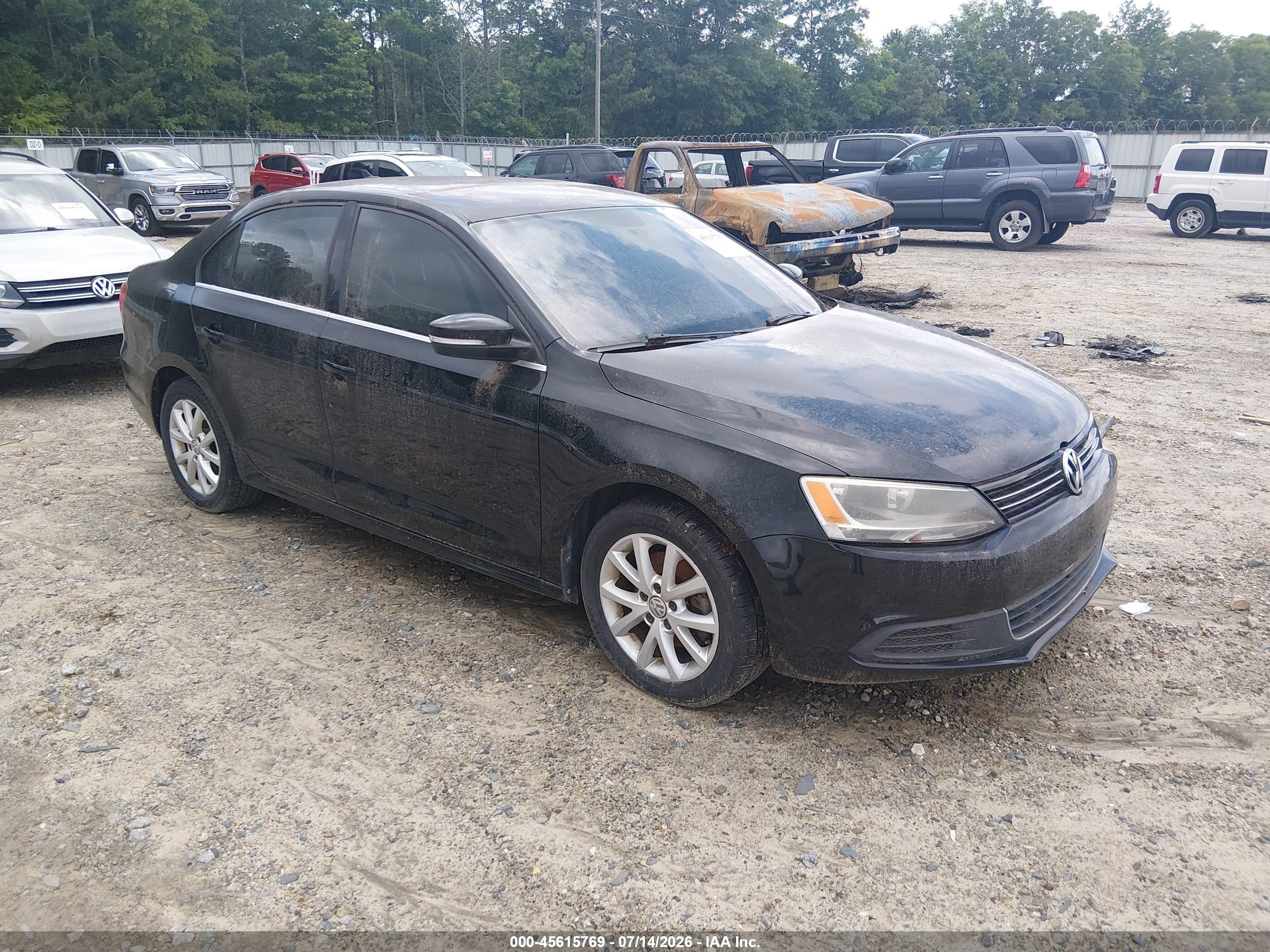 2013 Volkswagen Jetta SE, VIN 3VWDX7AJ6DM267740 — Normal wear
