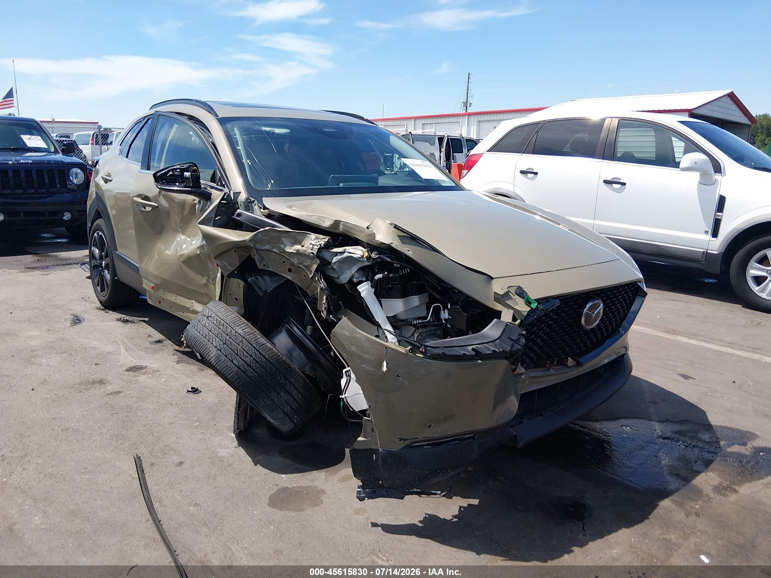2025 Mazda CX-30 Carbon Edition, VIN 3MVDMBXY5SM782615 — Перед