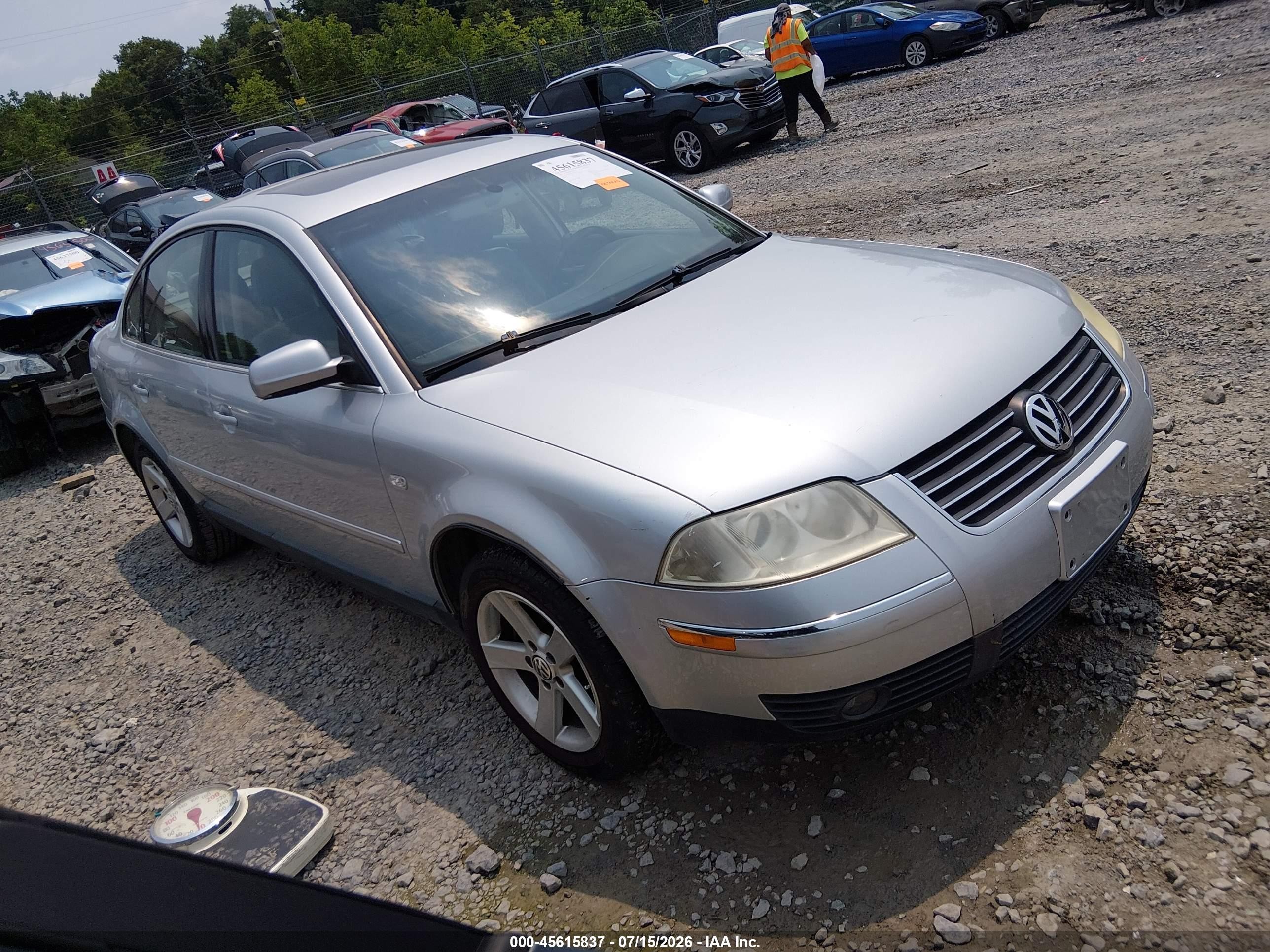2004 Volkswagen Passat GLX, VIN WVWRH63BX4P041314 — Normal wear