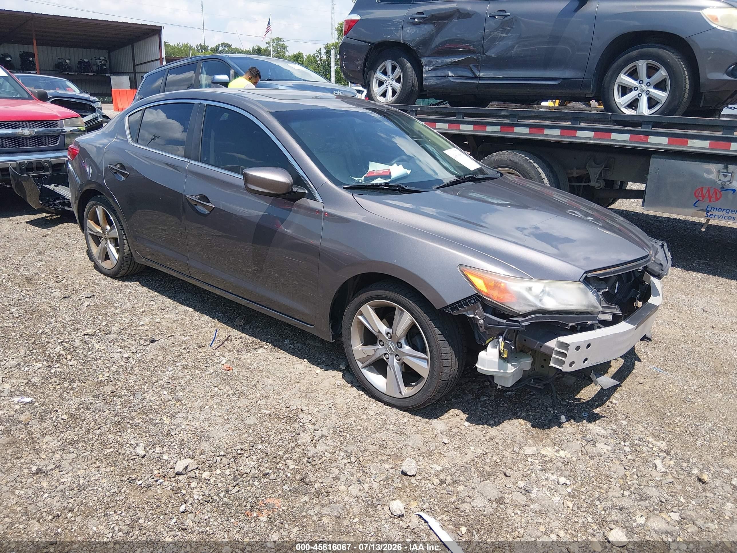 2013 Acura ILX Technology, VIN 19VDE1F77DE012391 — Front end