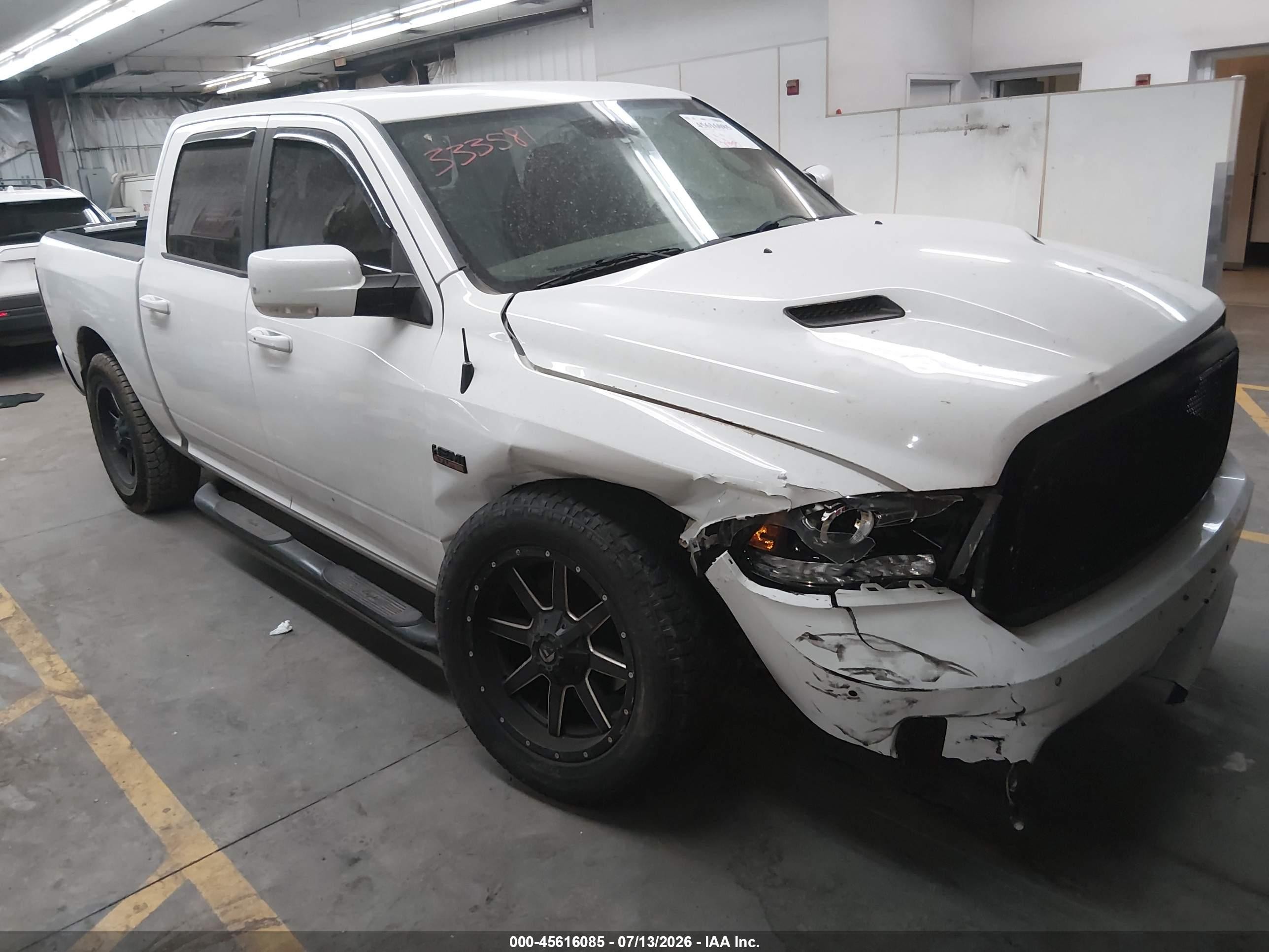 2014 Ram 1500 Sport, VIN 1C6RR7MT3ES333581 — Front end