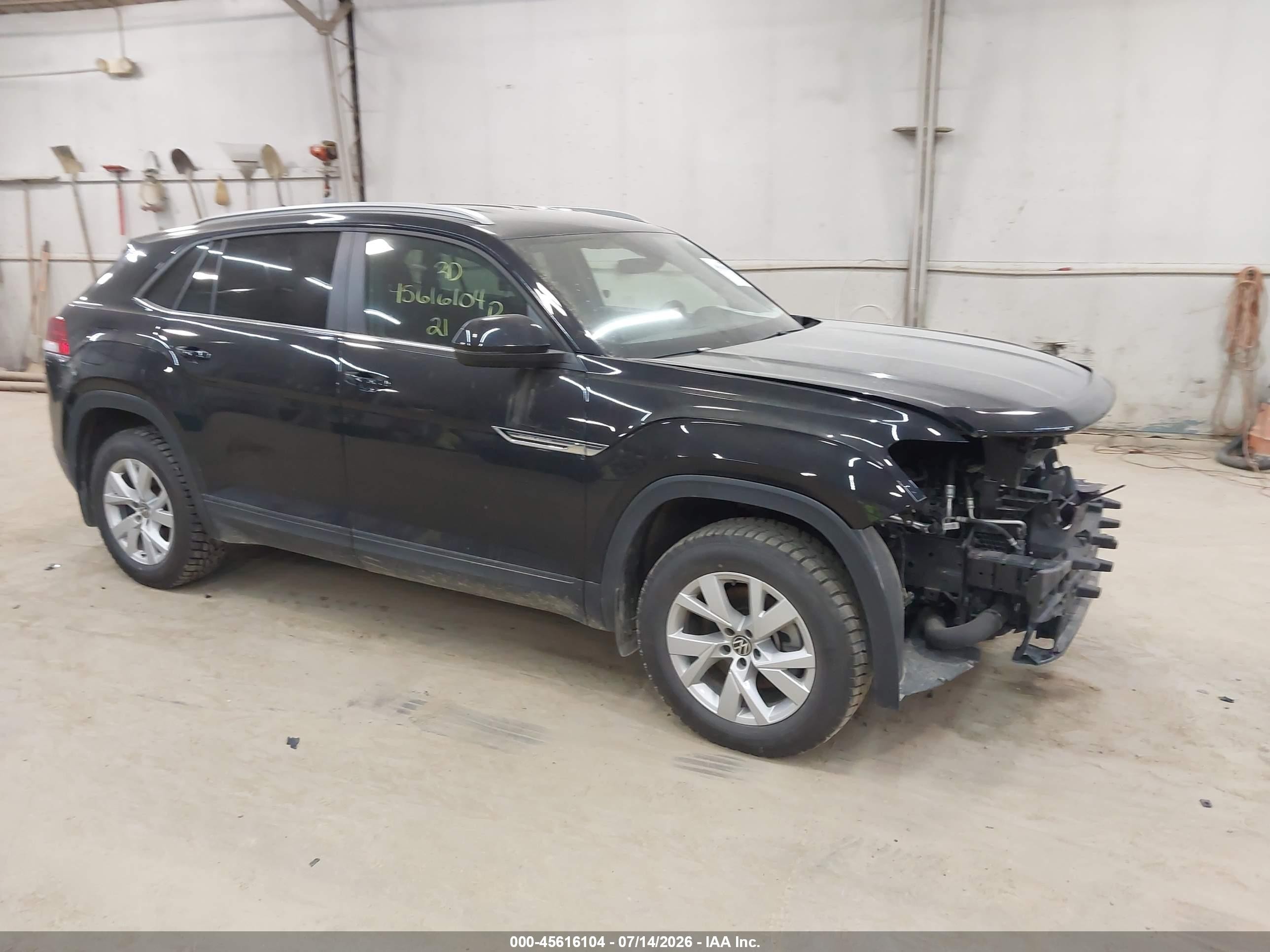 2021 Volkswagen Atlas S, VIN 1V2GC2CA8MC234167 — Front end